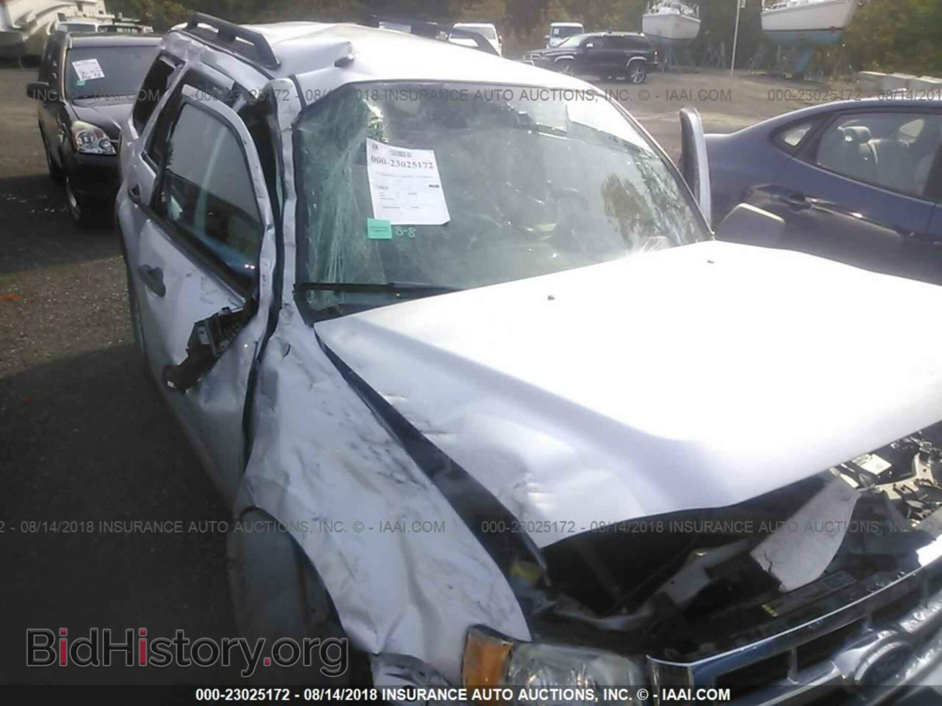 2011 Ford Escape - VIN: 1FMCU9D72BKB74345 - Фото 6