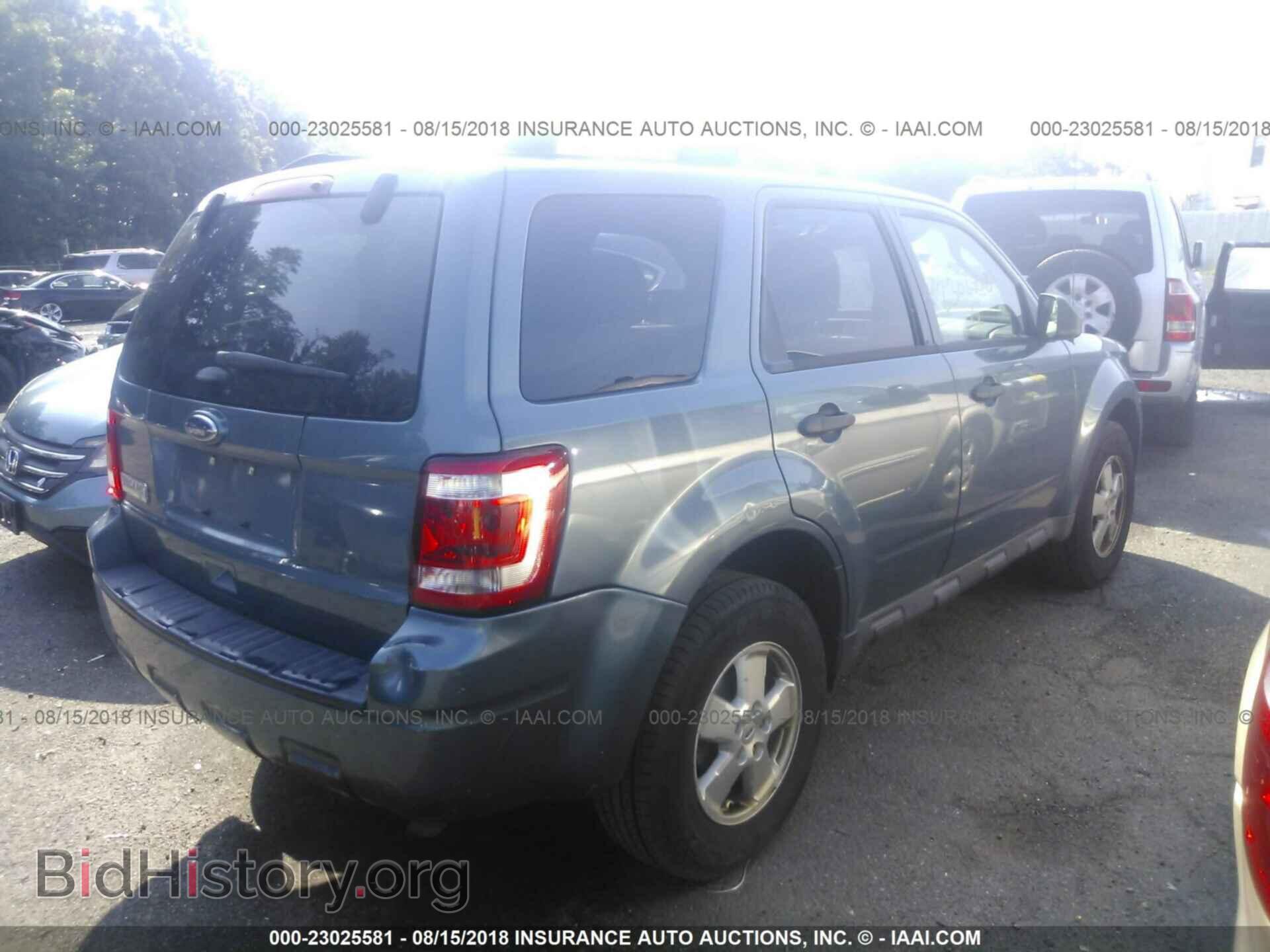 2011 Ford Escape - VIN: 1FMCU0D70BKC48504 - Photo 4