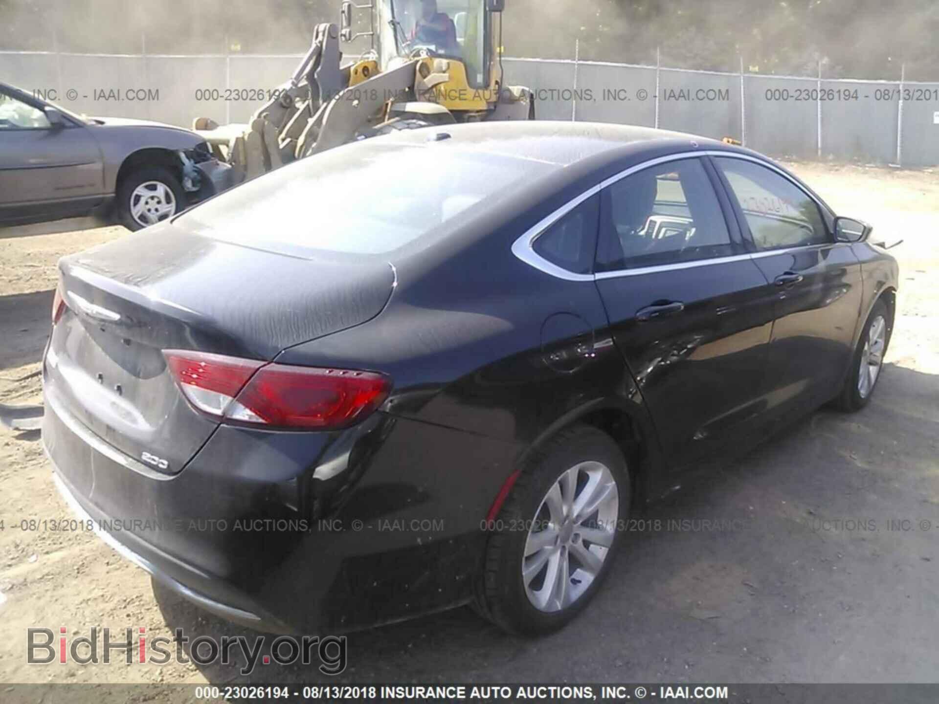 2015 Chrysler 200 - VIN: 1C3CCCAB8FN666805 - Photo 4