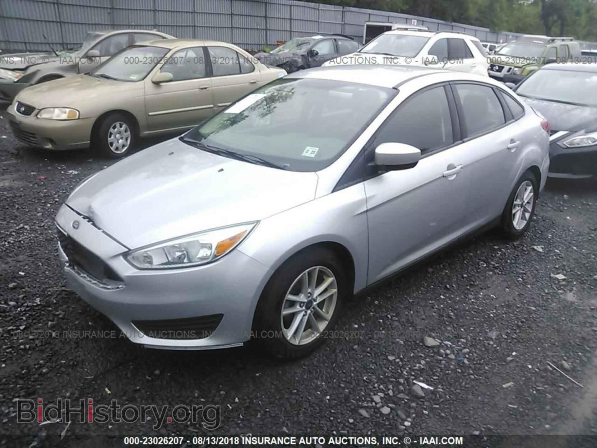 2018 Ford Focus - VIN: 1FADP3F21JL219482 - Фото 2