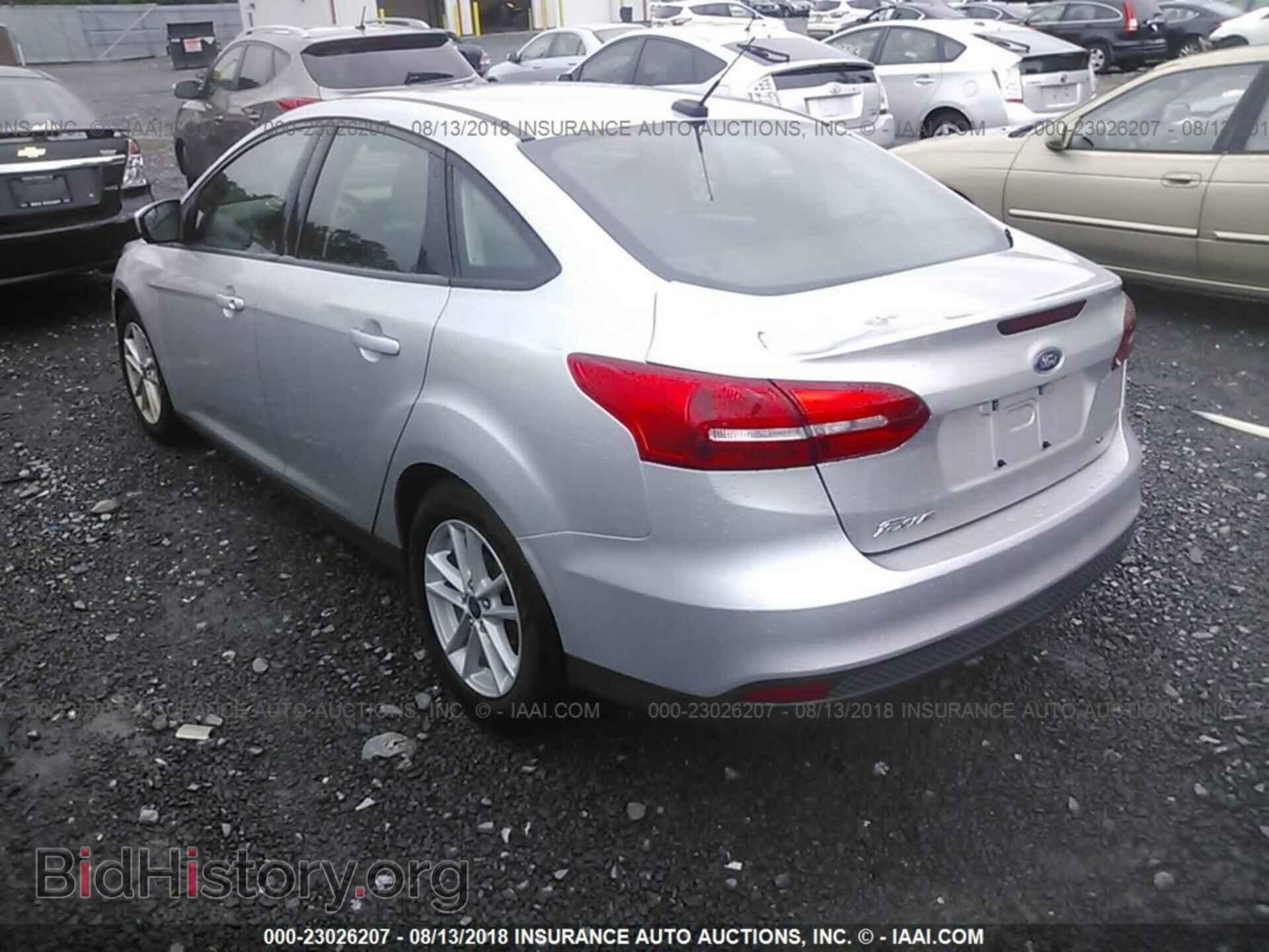 2018 Ford Focus - VIN: 1FADP3F21JL219482 - Фото 3