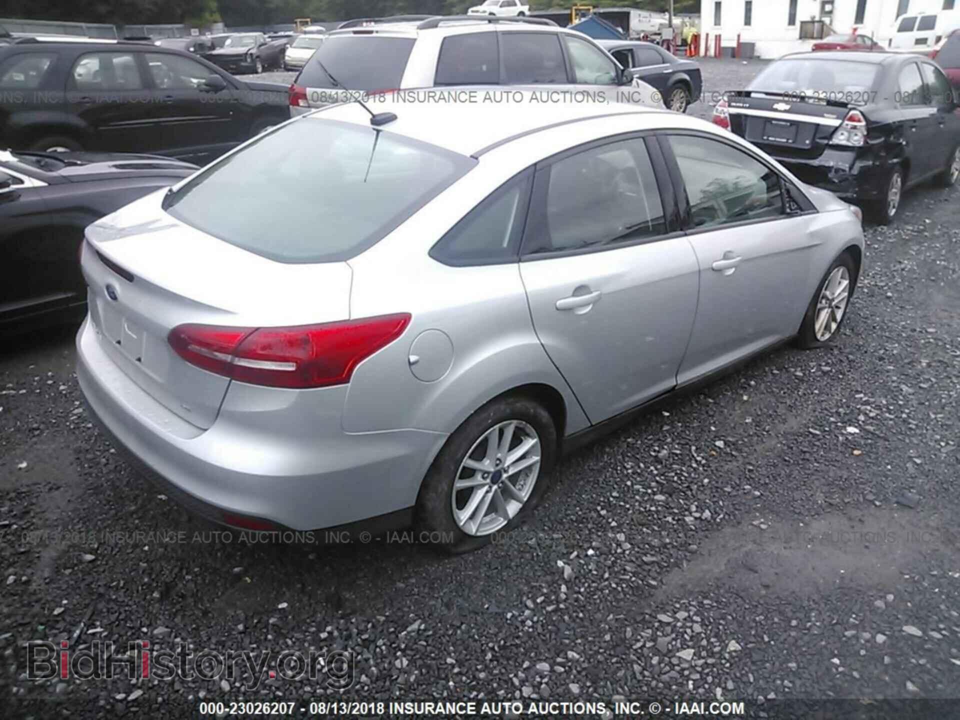 2018 Ford Focus - VIN: 1FADP3F21JL219482 - Фото 4
