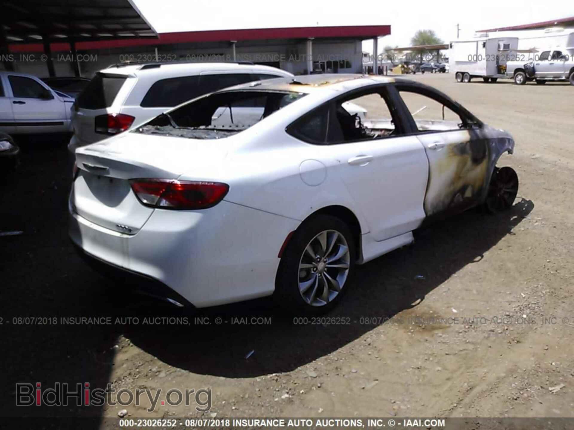2015 Chrysler 200 - VIN: 1C3CCCDG0FN558055 - Photo 4