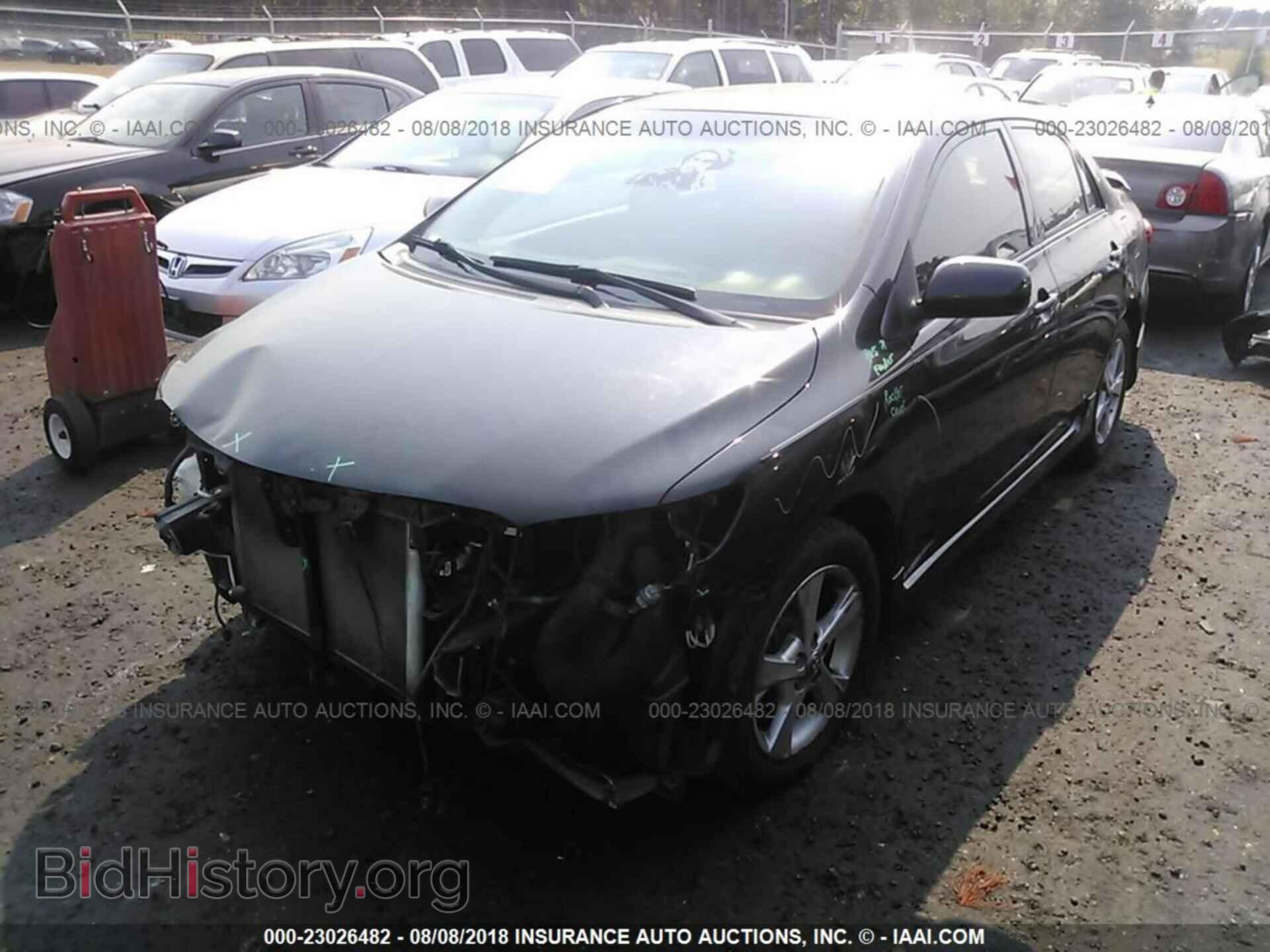 2011 Toyota Corolla - VIN: 2T1BU4EEXBC633171 - Фото 2