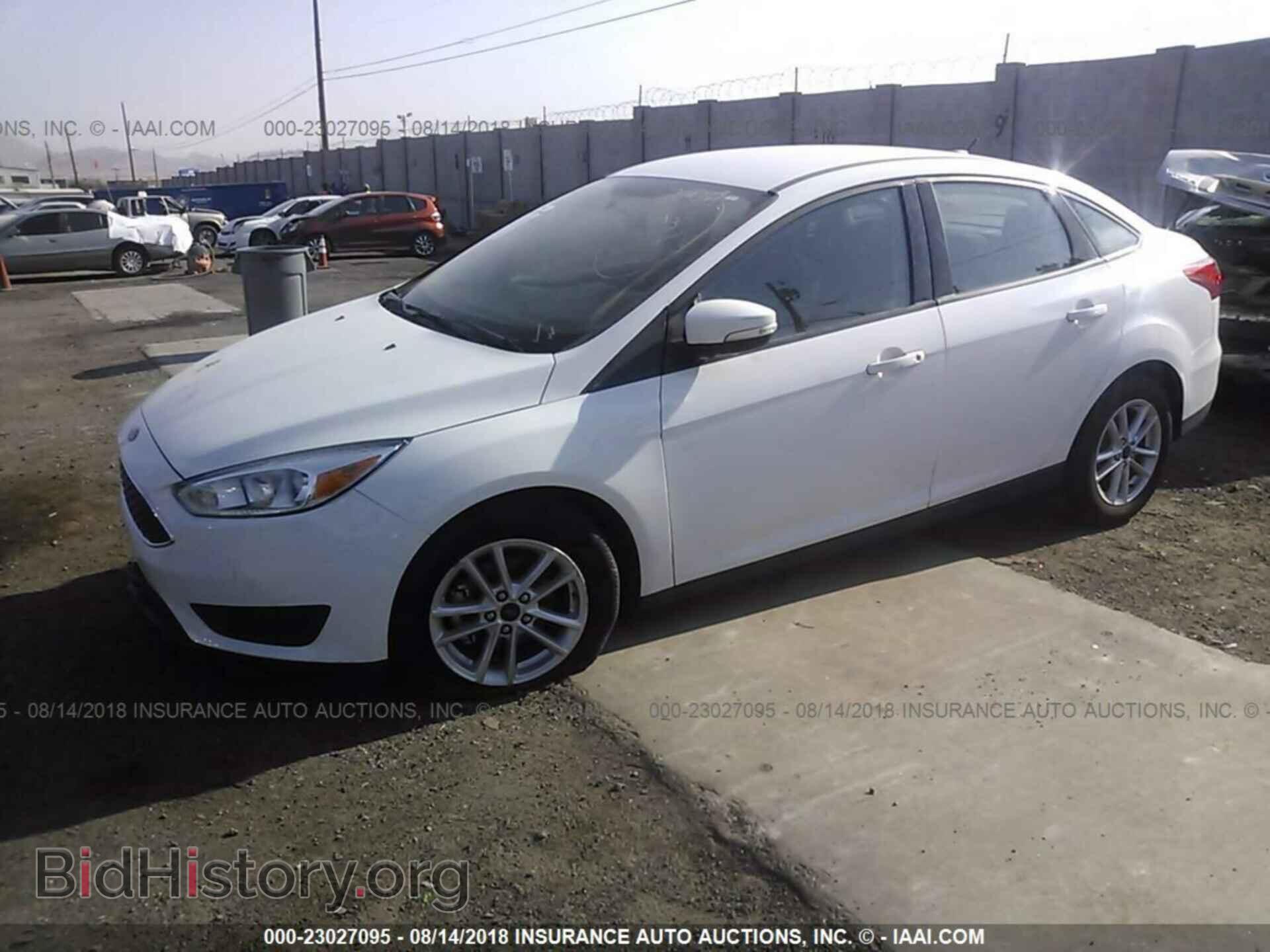 2017 Ford Focus - VIN: 1FADP3F21HL258289 - Фото 2