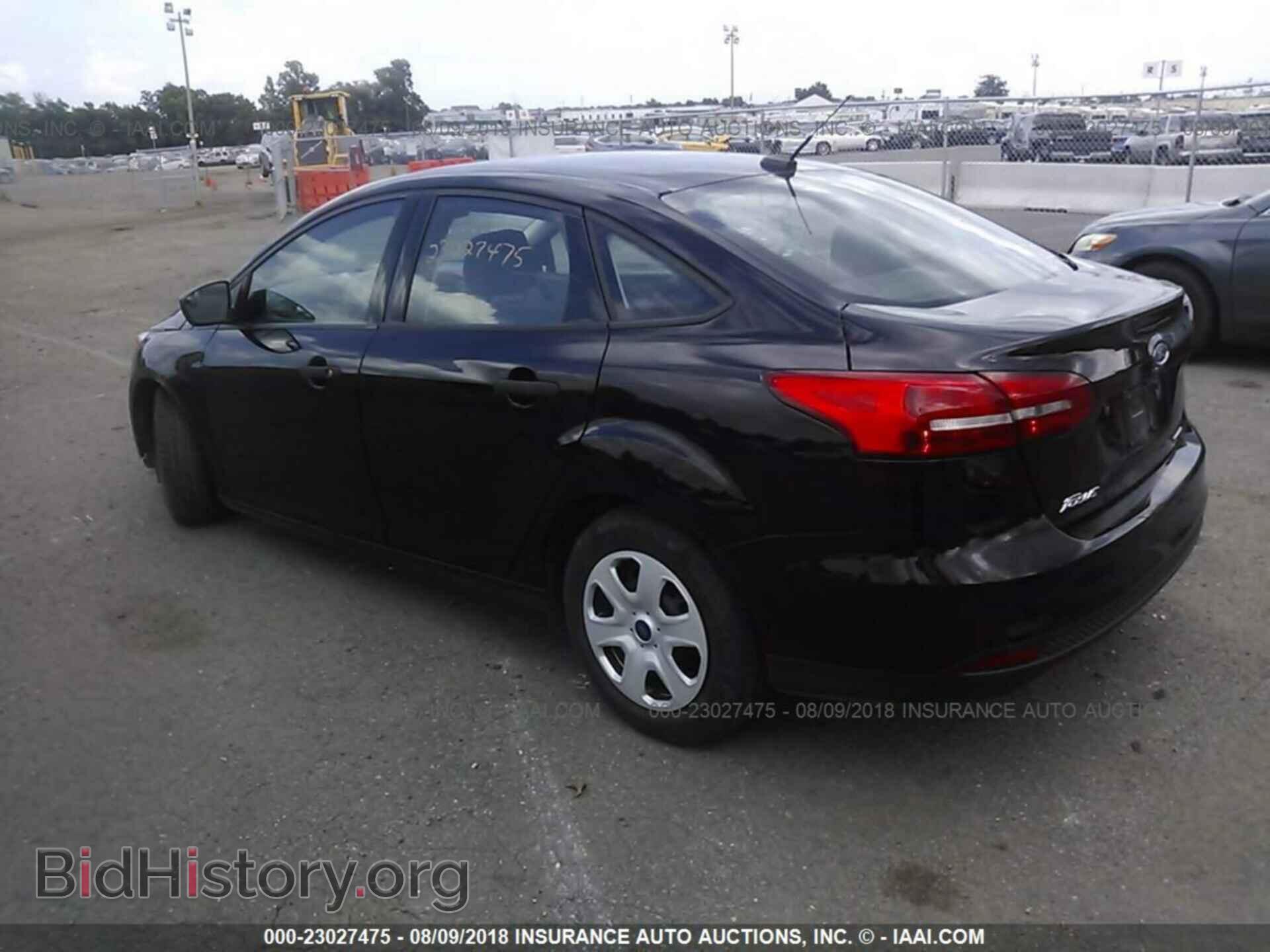 2016 Ford Focus - VIN: 1FADP3E27GL207590 - Фото 3