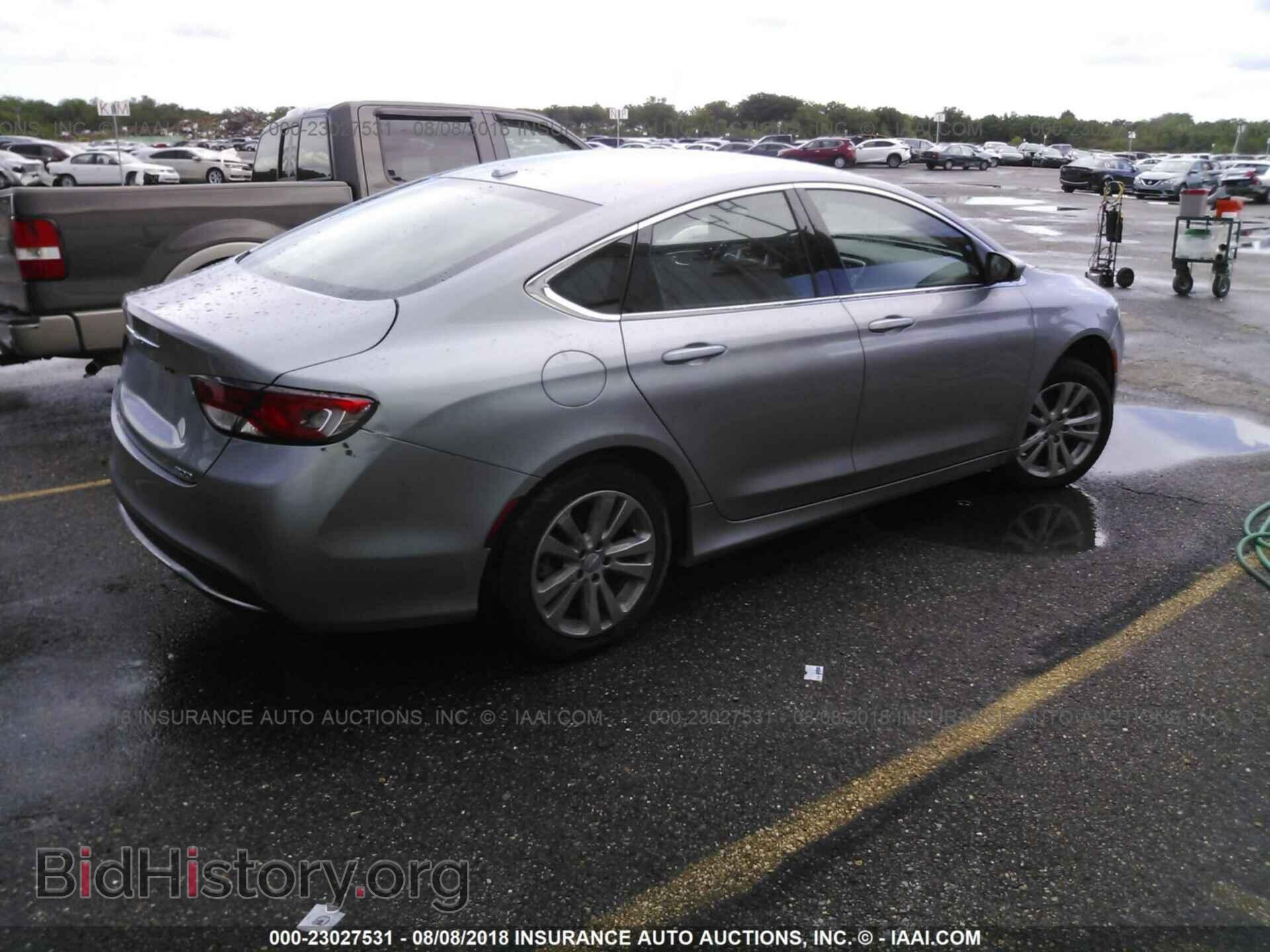 2015 Chrysler 200 - VIN: 1C3CCCAB2FN640023 - Photo 4