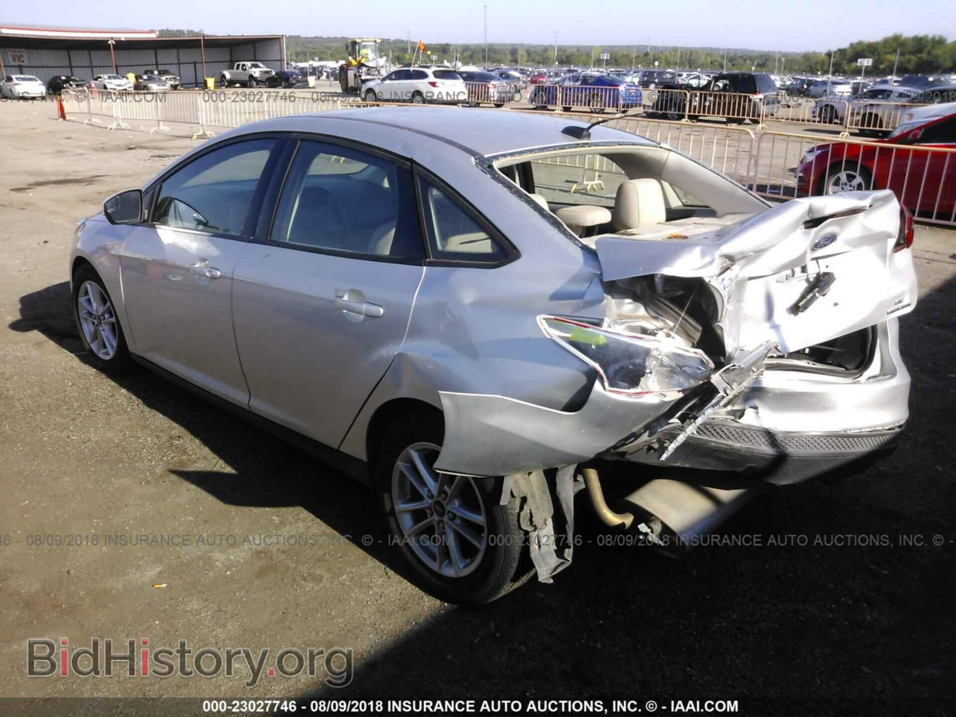 2016 Ford Focus - VIN: 1FADP3F28GL271491 - Photo 3