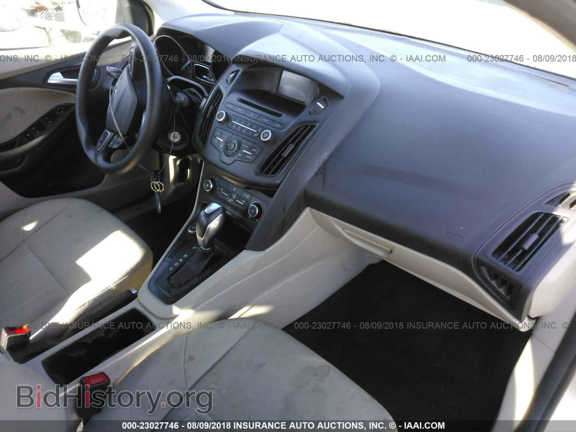2016 Ford Focus - VIN: 1FADP3F28GL271491 - Photo 5
