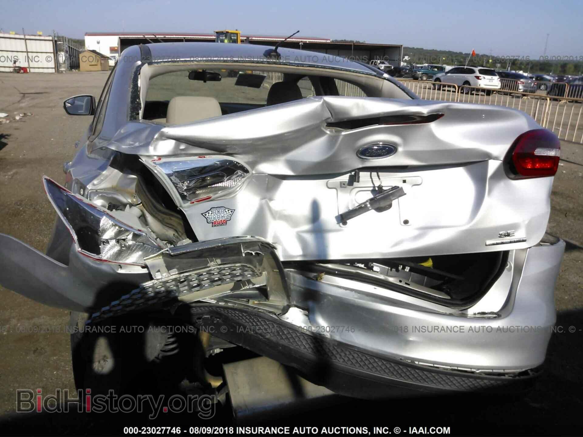 2016 Ford Focus - VIN: 1FADP3F28GL271491 - Photo 6