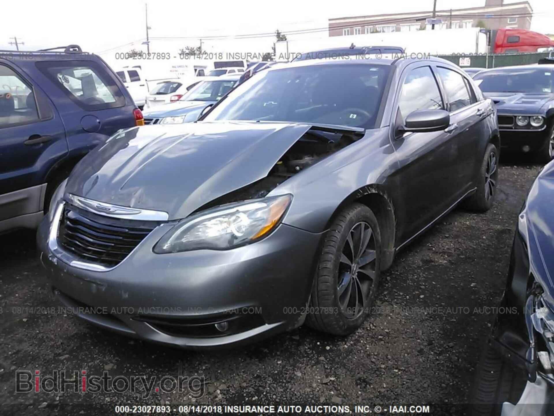 2013 Chrysler 200 - VIN: 1C3CCBBGXDN715620 - Фото 2