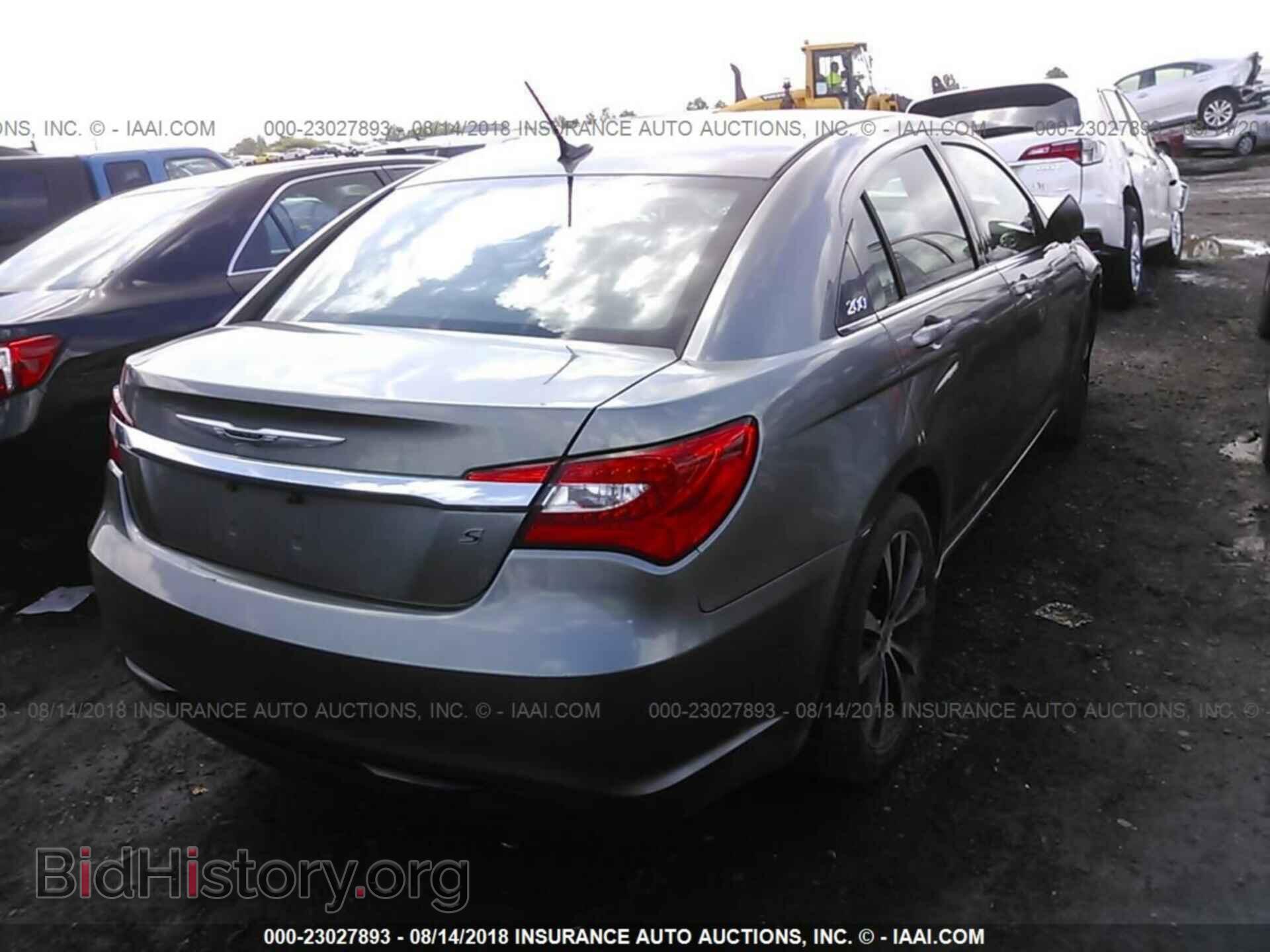 2013 Chrysler 200 - VIN: 1C3CCBBGXDN715620 - Фото 4