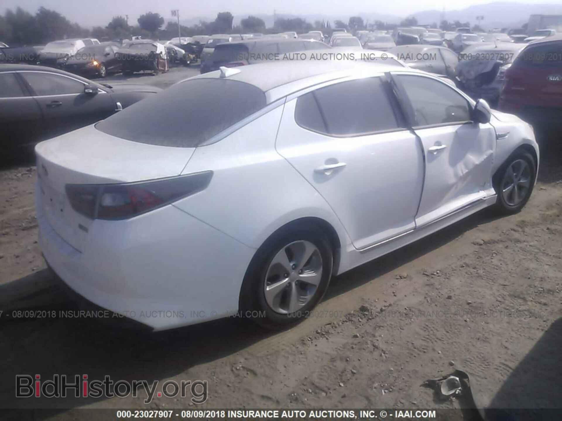 2015 Kia Optima - VIN: KNAGM4AD6F5085768 - Photo 4