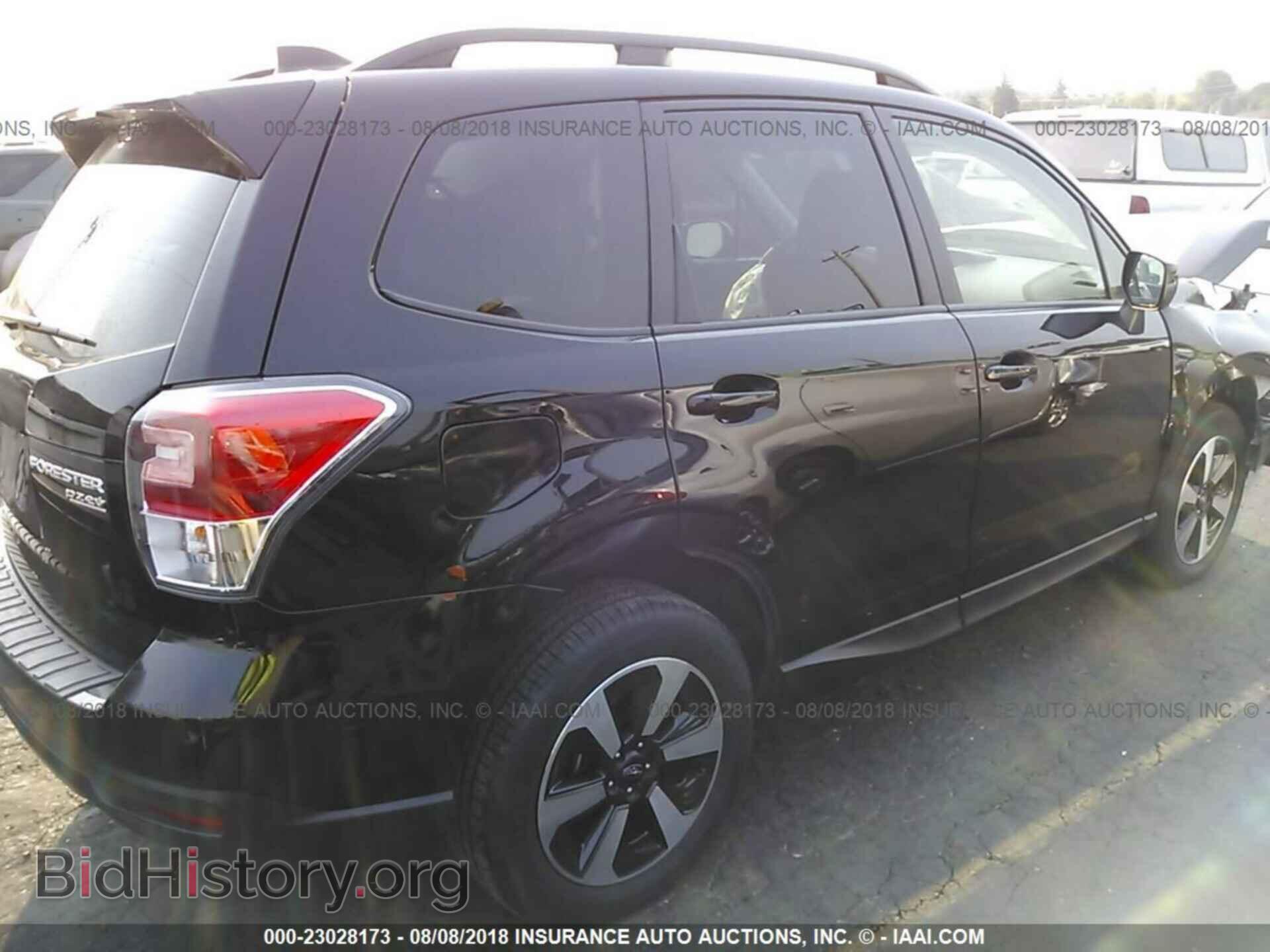 2017 Subaru Forester - VIN: JF2SJAEC6HH582859 - Фото 4