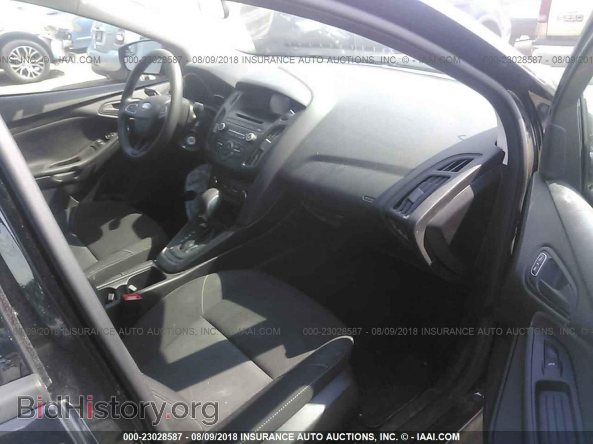 2017 Ford Focus - VIN: 1FADP3E24HL270227 - Photo 5
