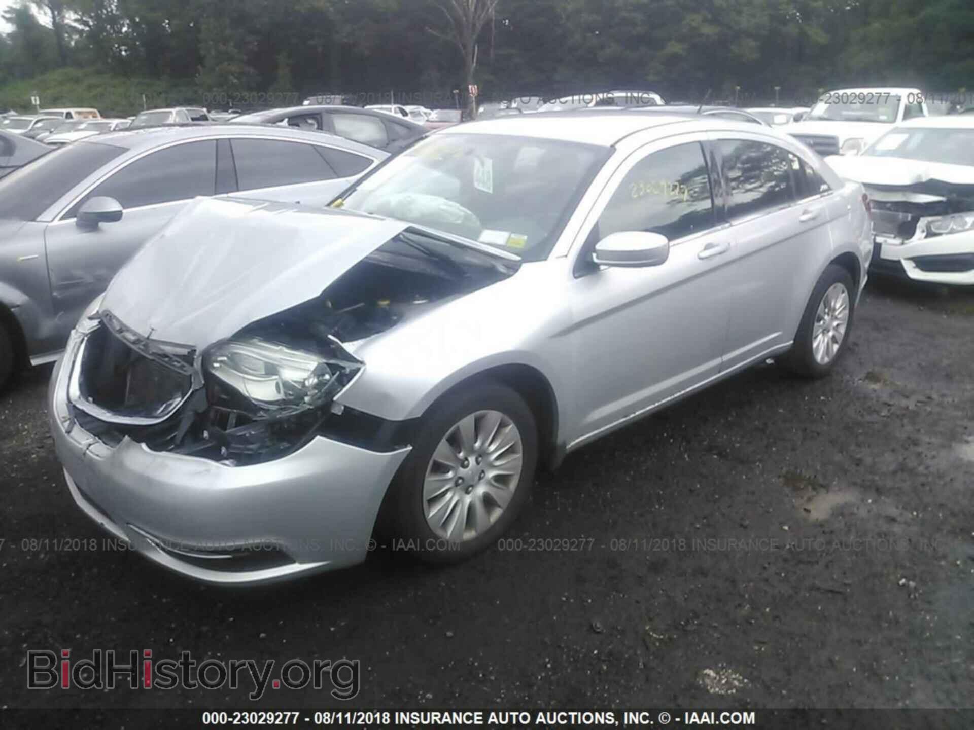 2012 Chrysler 200 - VIN: 1C3CCBAB5CN172472 - Photo 2