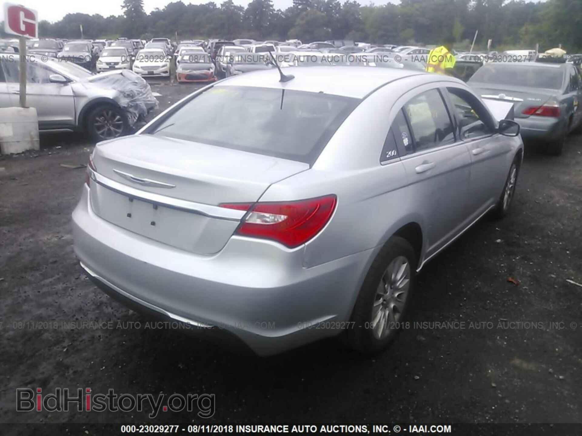 2012 Chrysler 200 - VIN: 1C3CCBAB5CN172472 - Photo 4