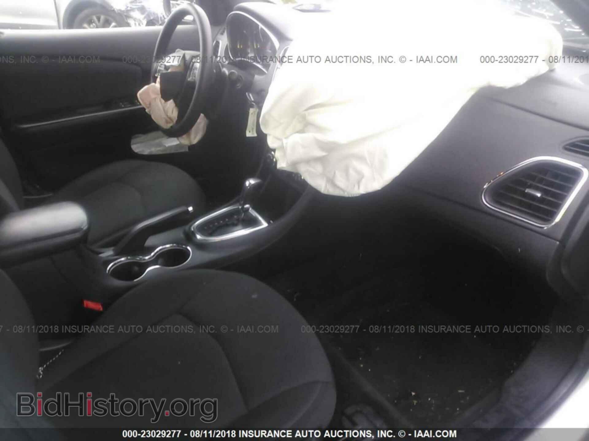 2012 Chrysler 200 - VIN: 1C3CCBAB5CN172472 - Photo 5