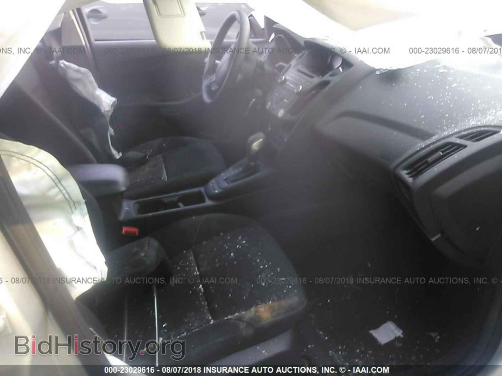 2017 Ford Focus - VIN: 1FADP3K23HL246859 - Photo 5