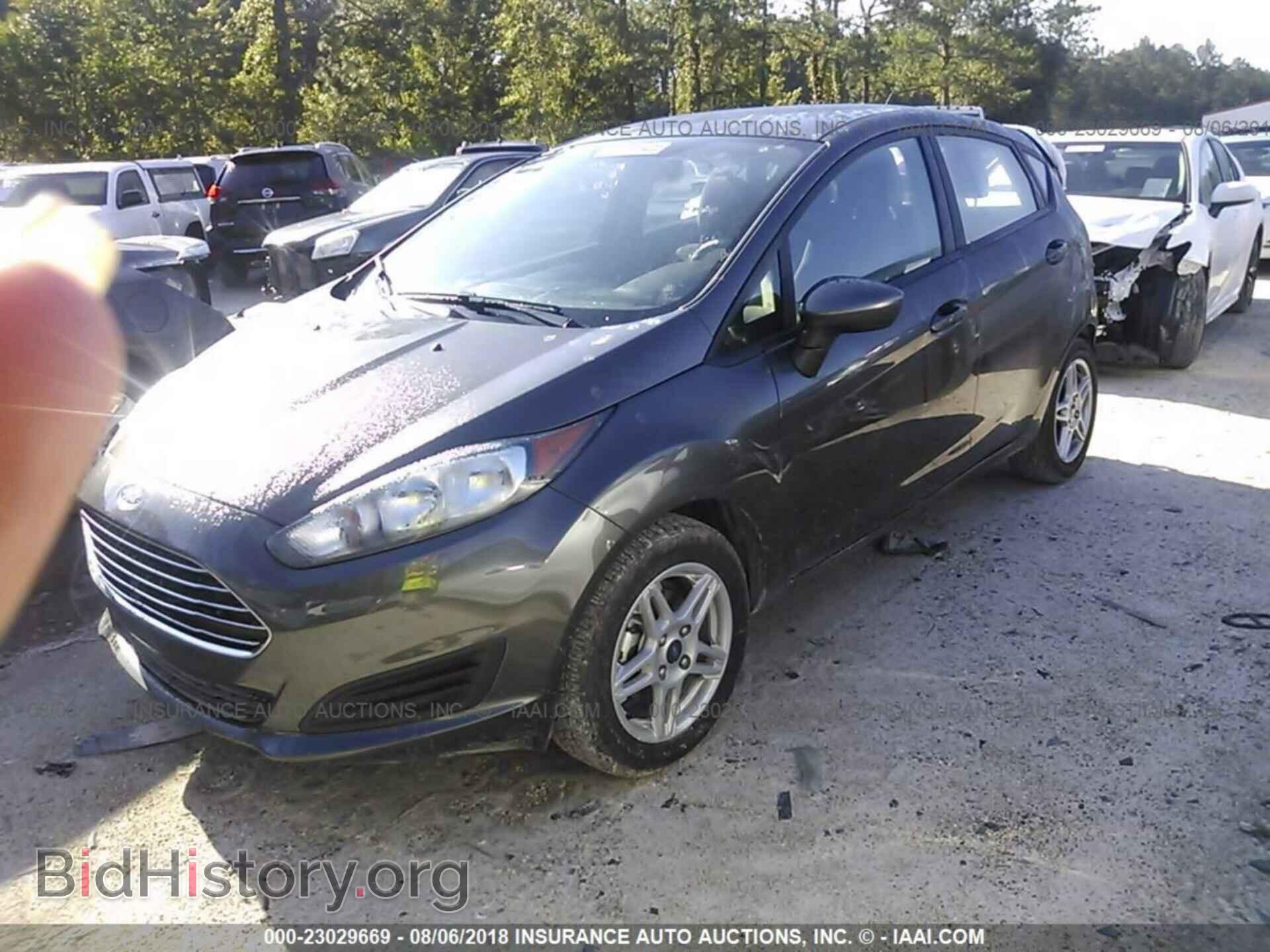 2017 Ford Fiesta - VIN: 3FADP4EJXHM136074 - Фото 2