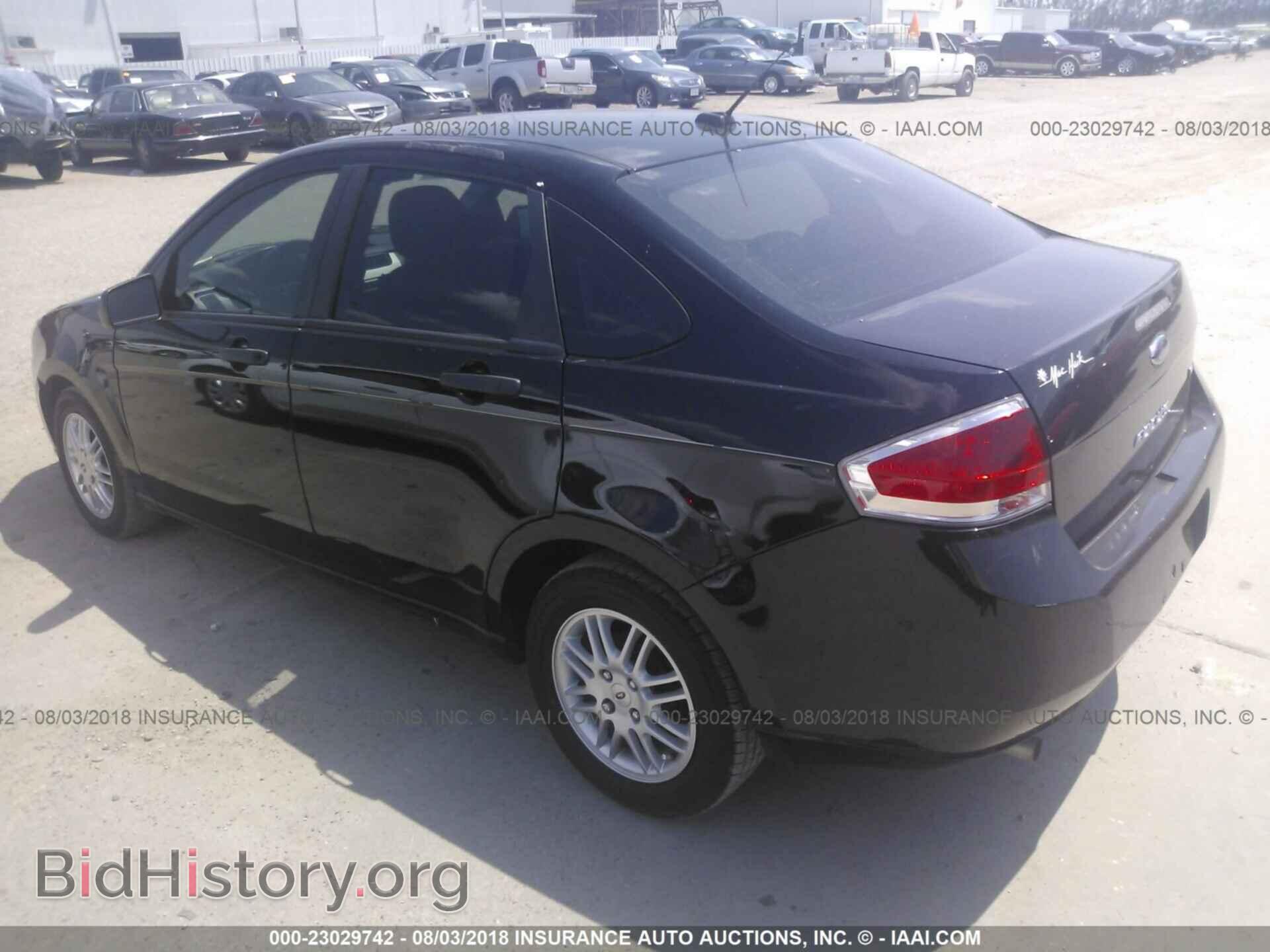 2011 Ford Focus - VIN: 1FAHP3FN5BW159153 - Фото 3
