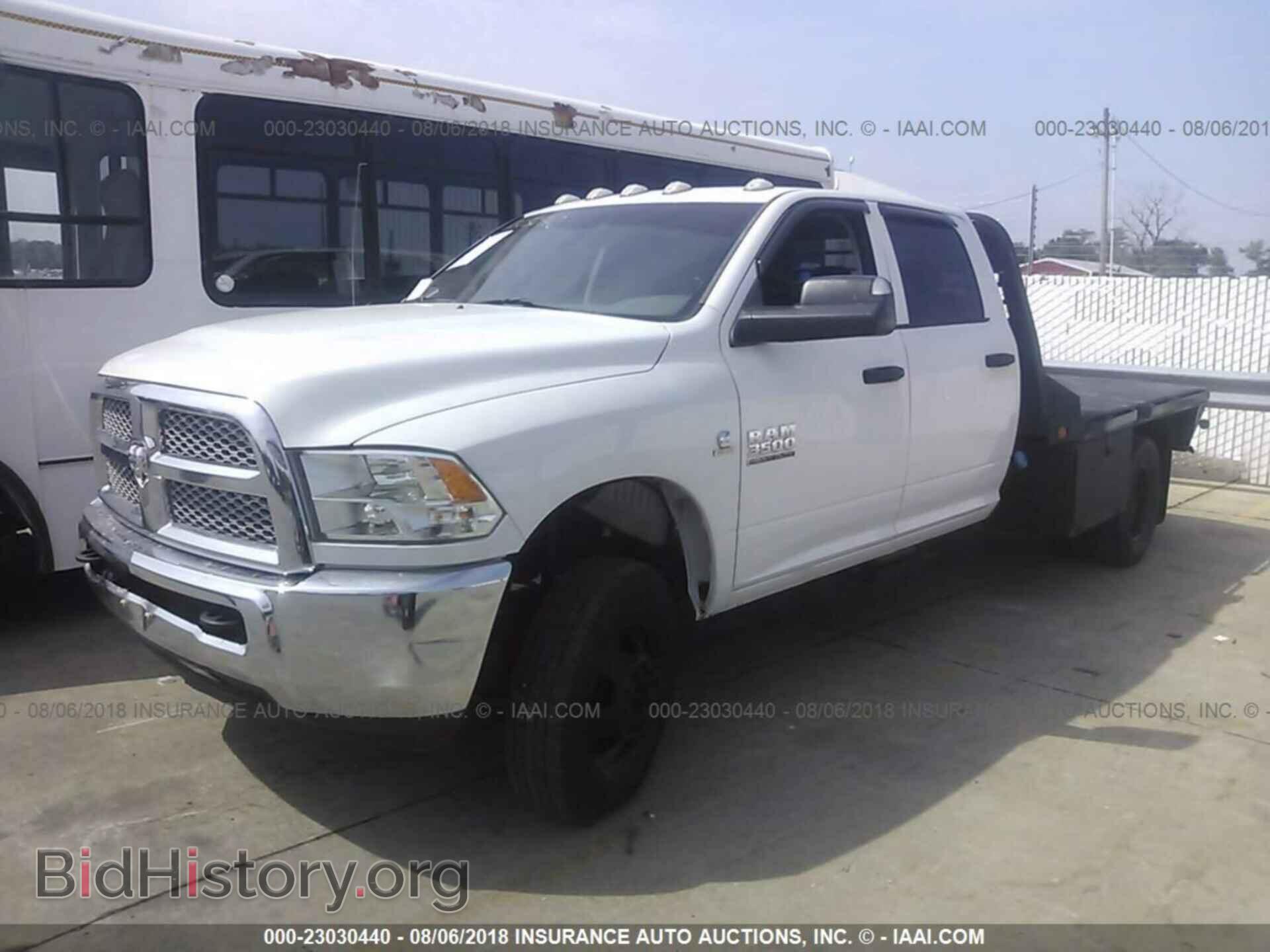 2014 Ram 3500 - VIN: 3C7WRTCL3EG142761 - Photo 2