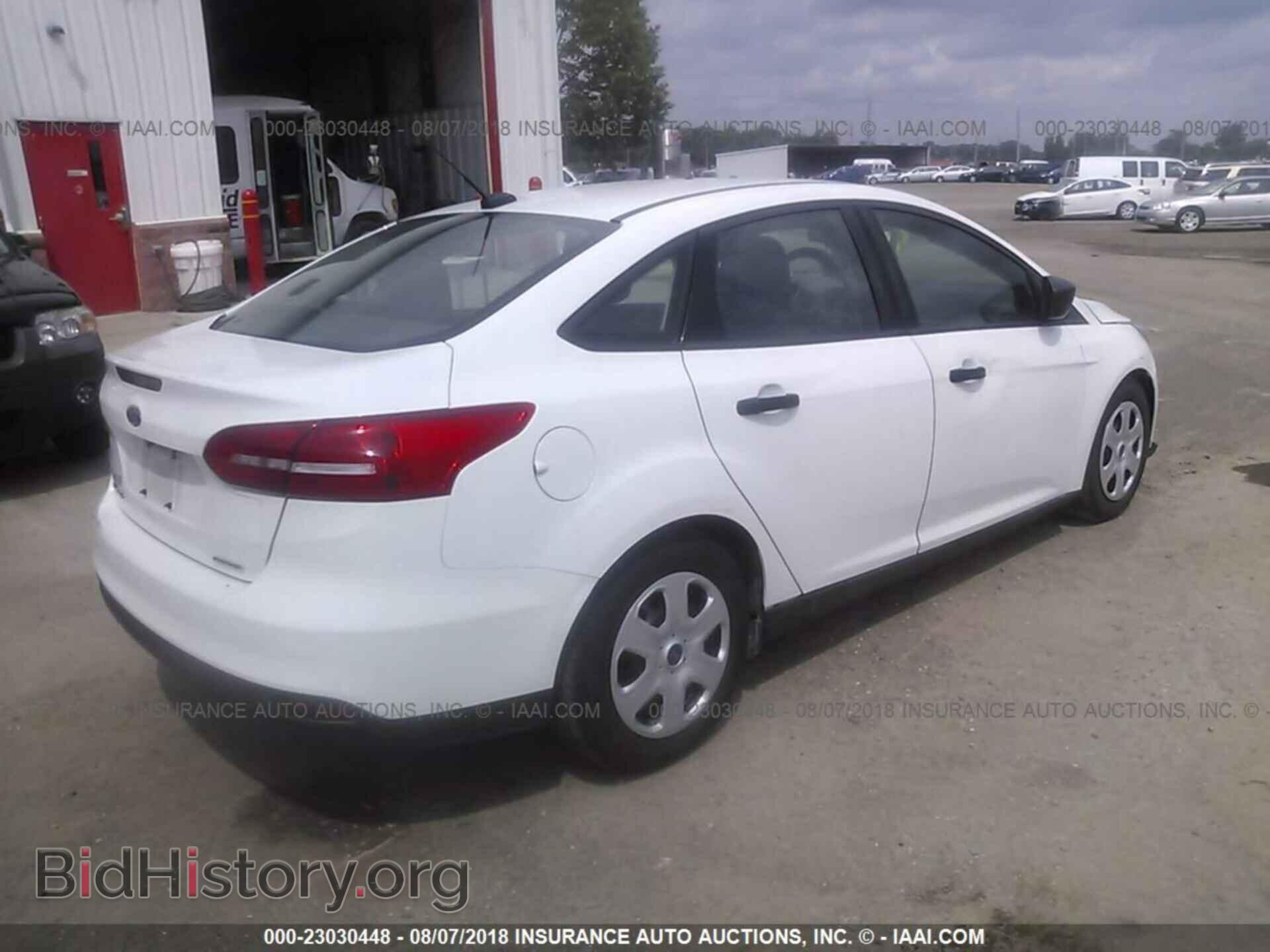 2015 Ford Focus - VIN: 1FADP3E25FL248072 - Photo 4