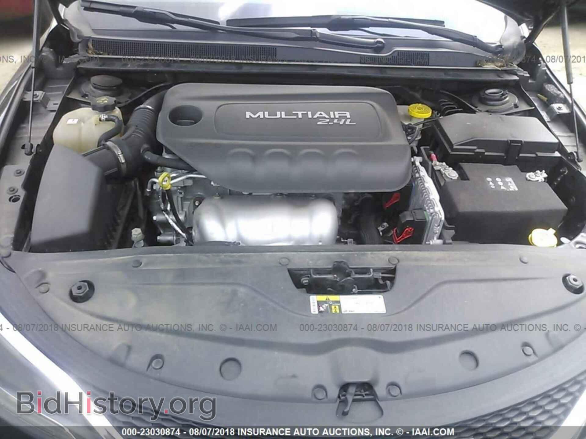 2016 Chrysler 200 - VIN: 1C3CCCAB3GN123766 - Photo 10