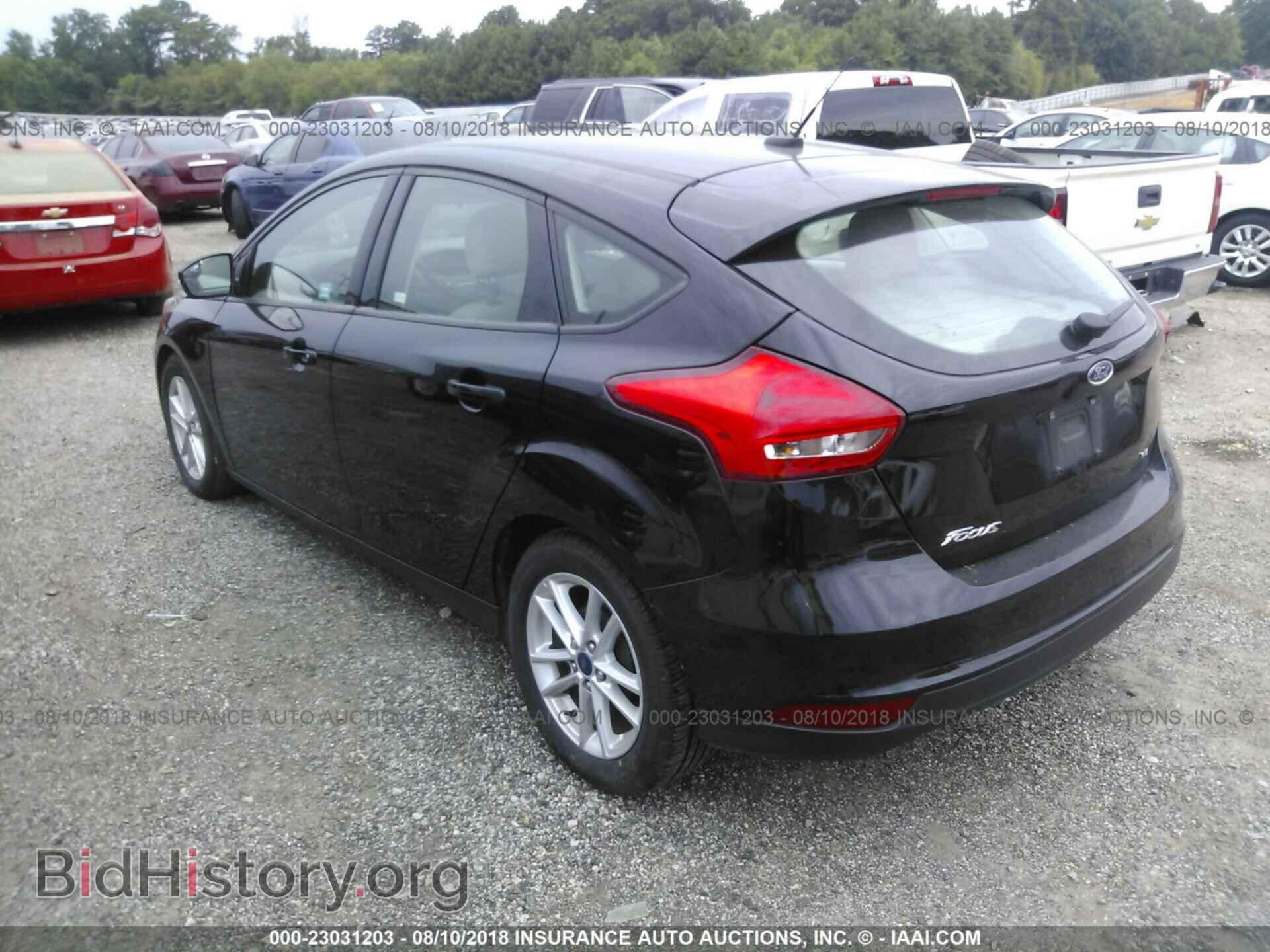 2017 Ford Focus - VIN: 1FADP3K29HL223733 - Photo 3