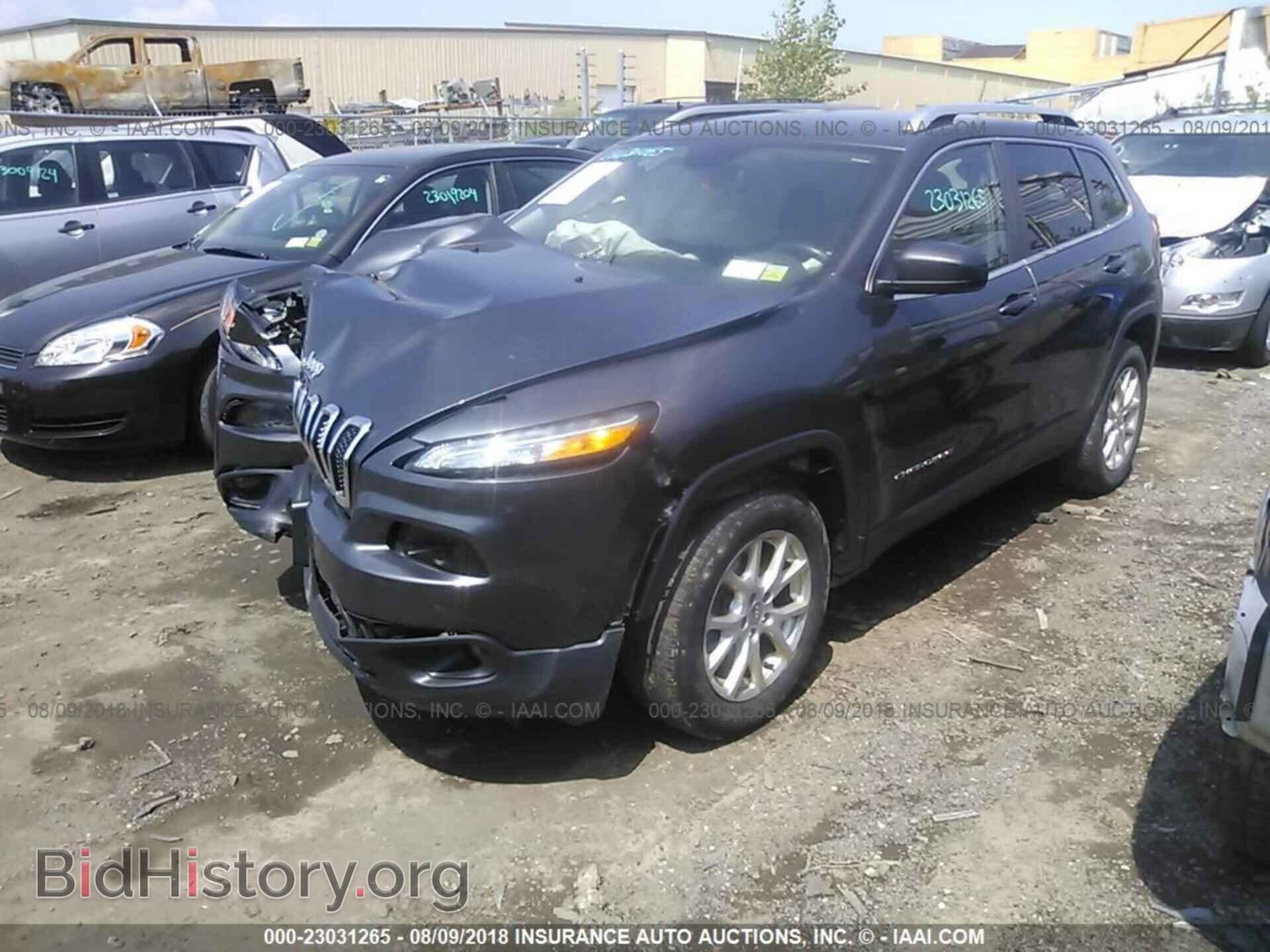 2015 Jeep Cherokee - VIN: 1C4PJMCB0FW672470 - Photo 2