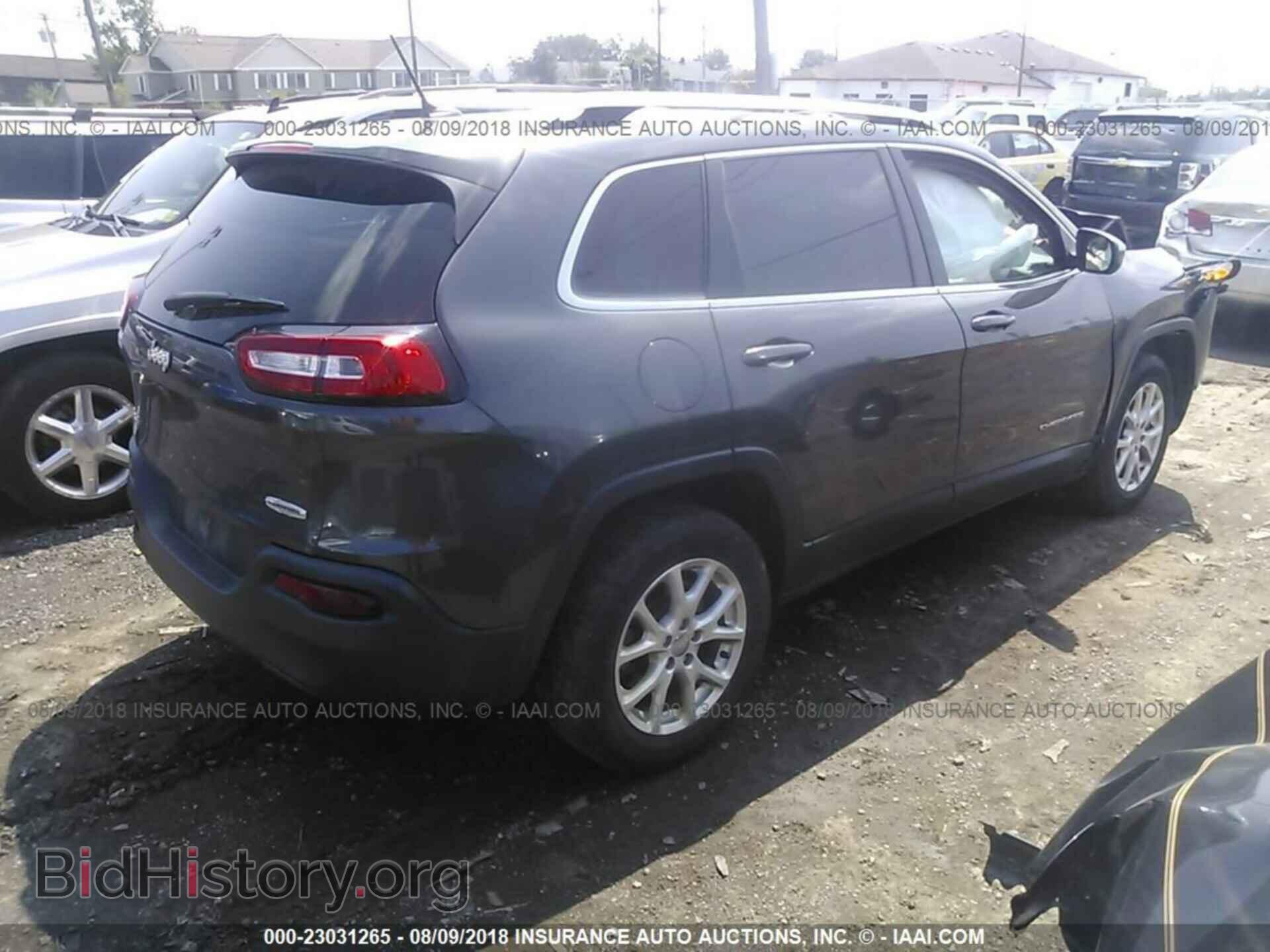 2015 Jeep Cherokee - VIN: 1C4PJMCB0FW672470 - Photo 4