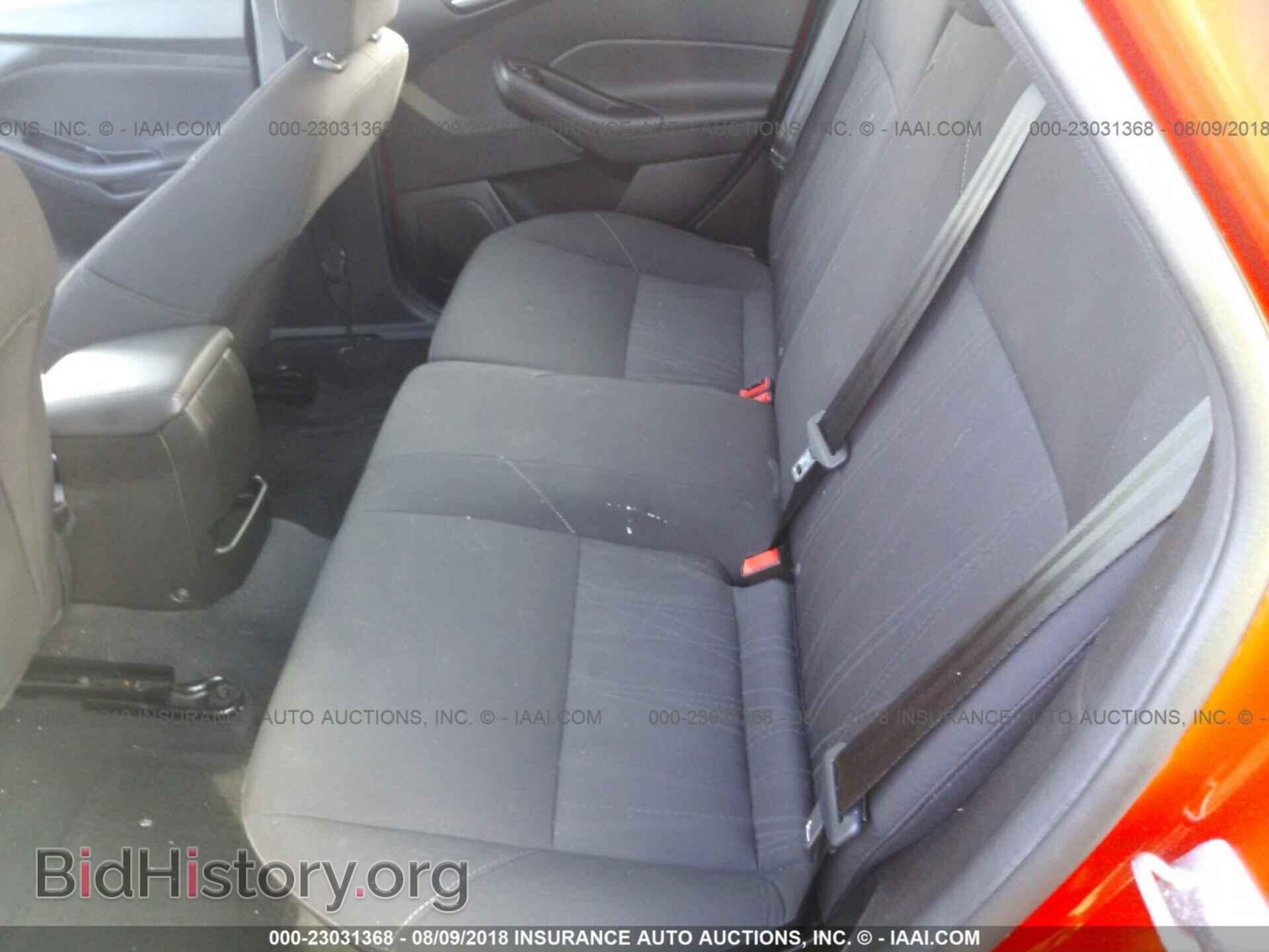 2016 Ford Focus - VIN: 1FADP3K20GL363989 - Photo 8