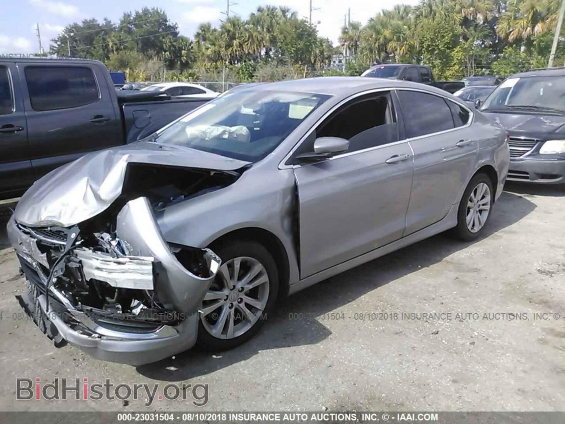 2016 Chrysler 200 - VIN: 1C3CCCABXGN132044 - Фото 2