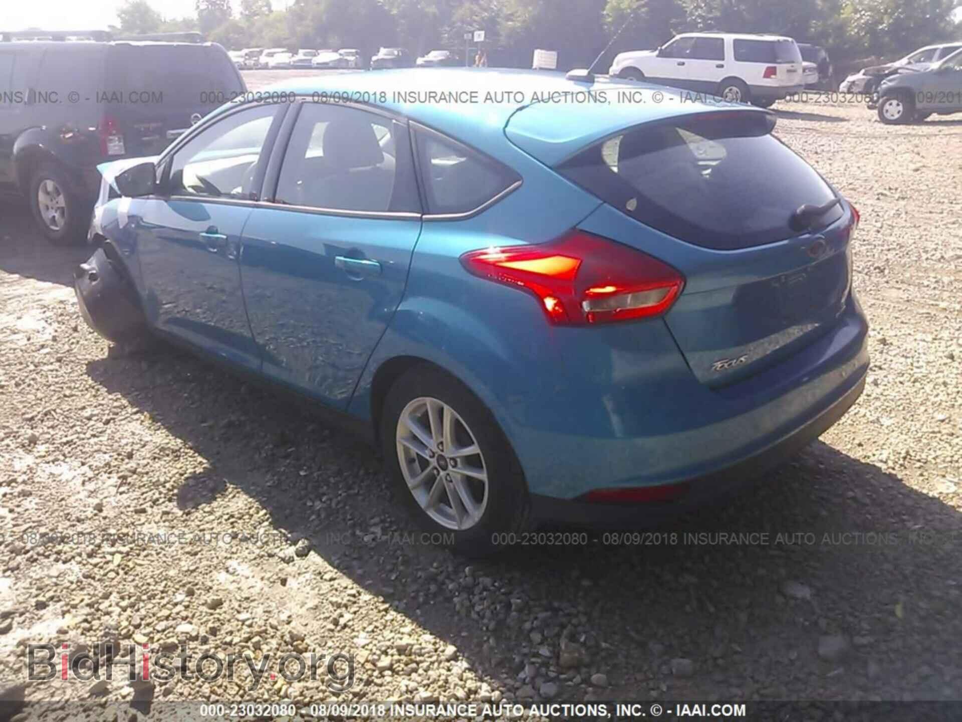 2016 Ford Focus - VIN: 1FADP3K28GL212141 - Photo 3
