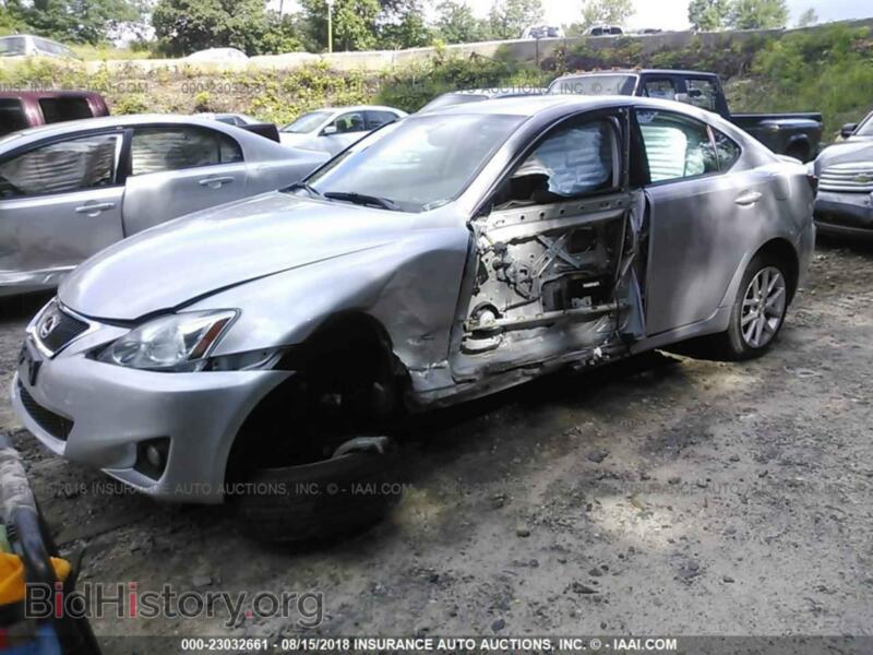 2011 Lexus IS (VIN JTHCF5C21B5050528) — photo 2 of 10