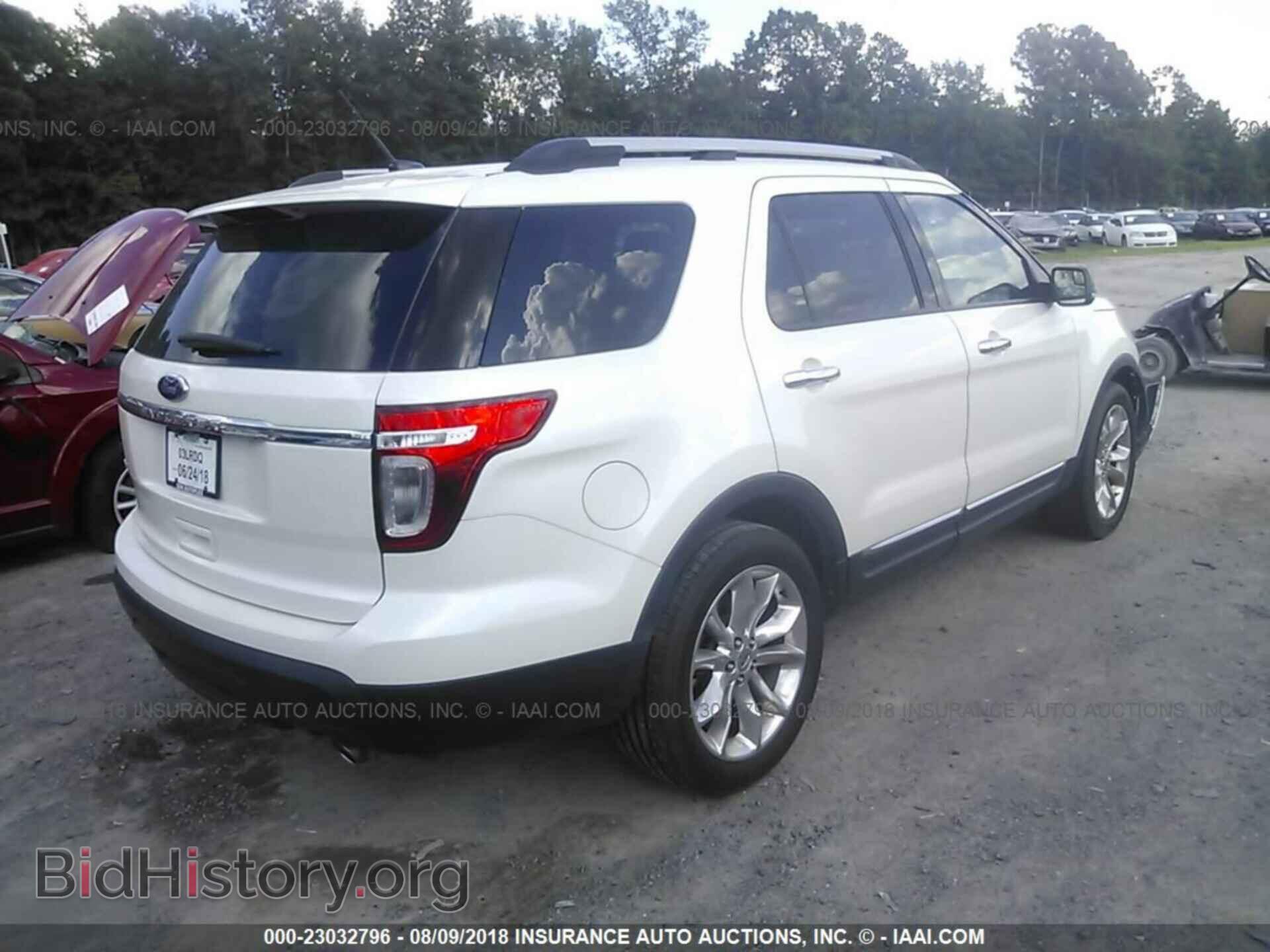 2011 Ford Explorer - VIN: 1FMHK7D88BGA22498 - Фото 4