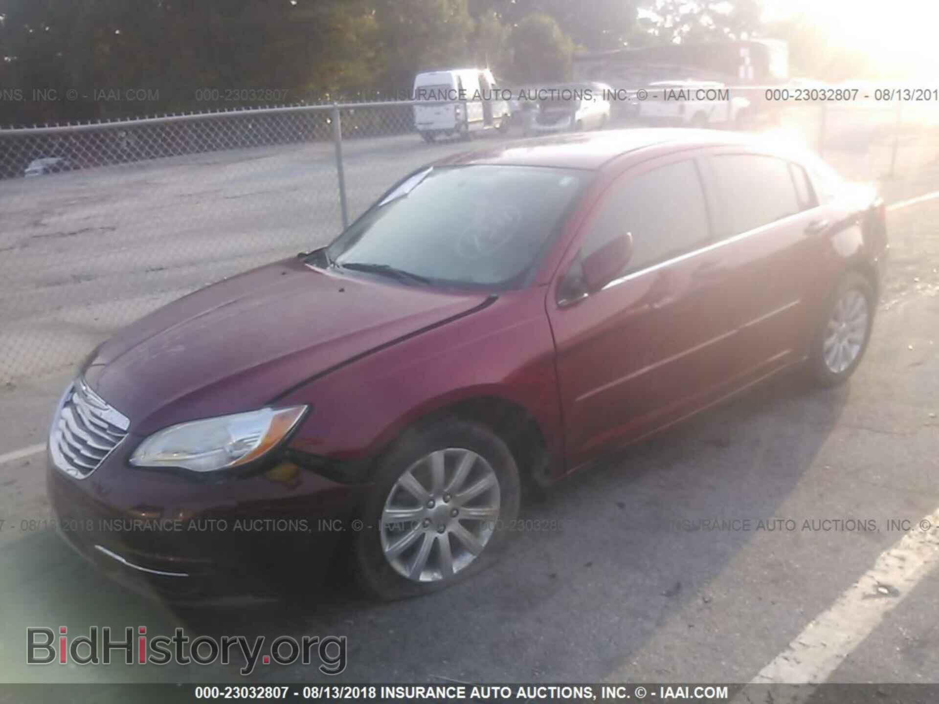 2013 Chrysler 200 - VIN: 1C3CCBAB9DN568504 - Photo 2