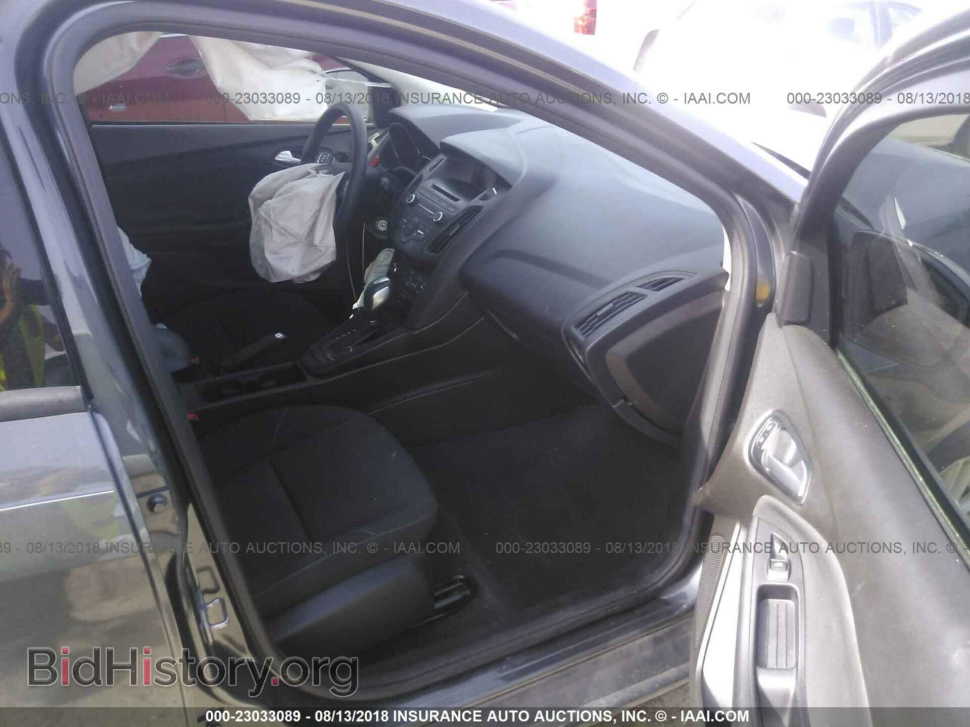2016 Ford Focus - VIN: 1FADP3K25GL364622 - Photo 5