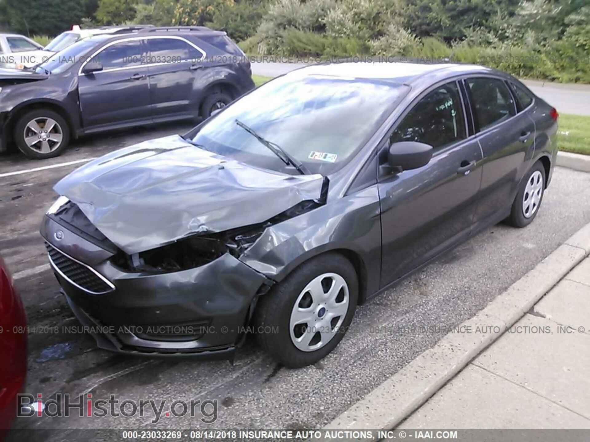 2016 Ford Focus - VIN: 1FADP3E2XGL292327 - Photo 2