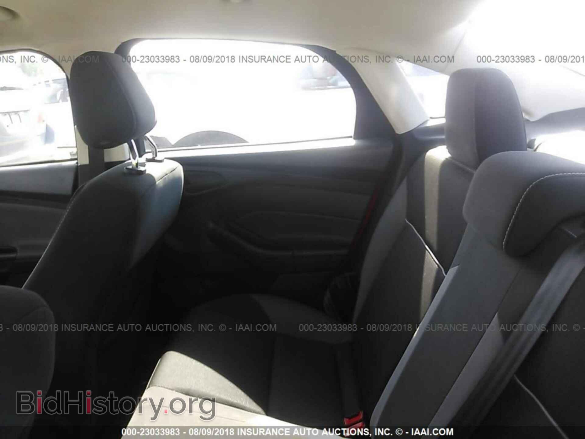 2012 Ford Focus - VIN: 1FAHP3F29CL196215 - Photo 8