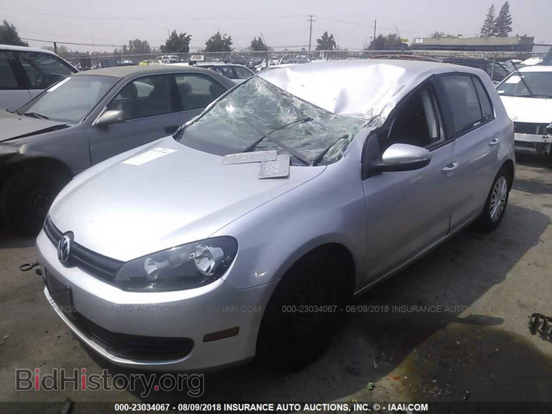 2012 Volkswagen Golf - VIN: WVWDB7AJ2CW214081 - Фото 2