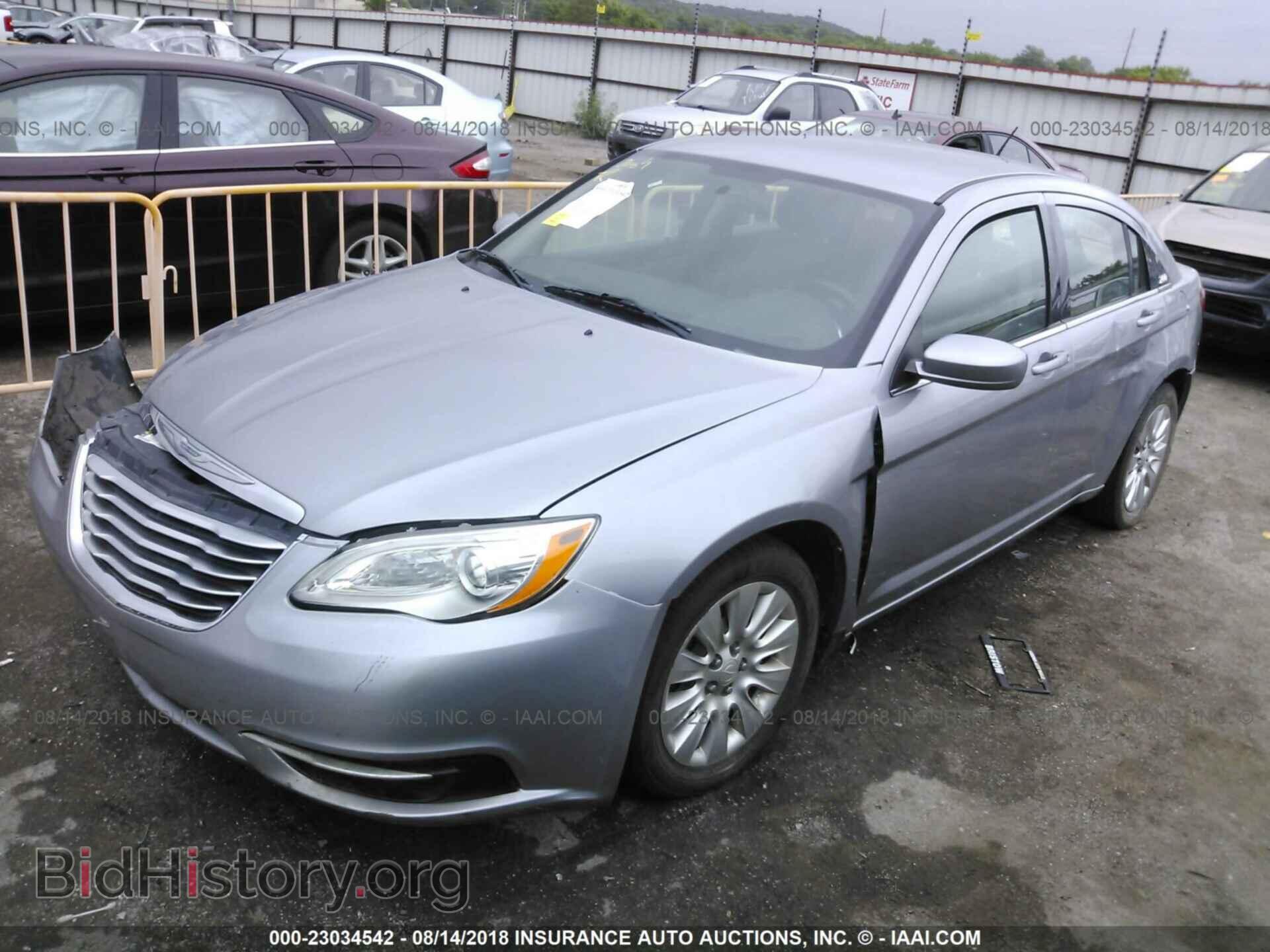 2013 Chrysler 200 - VIN: 1C3CCBAB8DN640664 - Photo 2