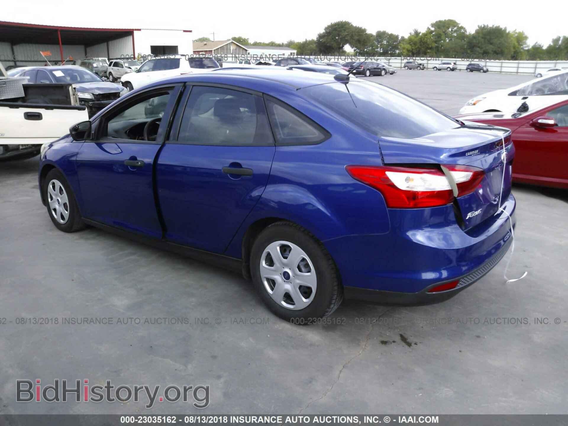 2012 Ford Focus - VIN: 1FAHP3E25CL300927 - Photo 3
