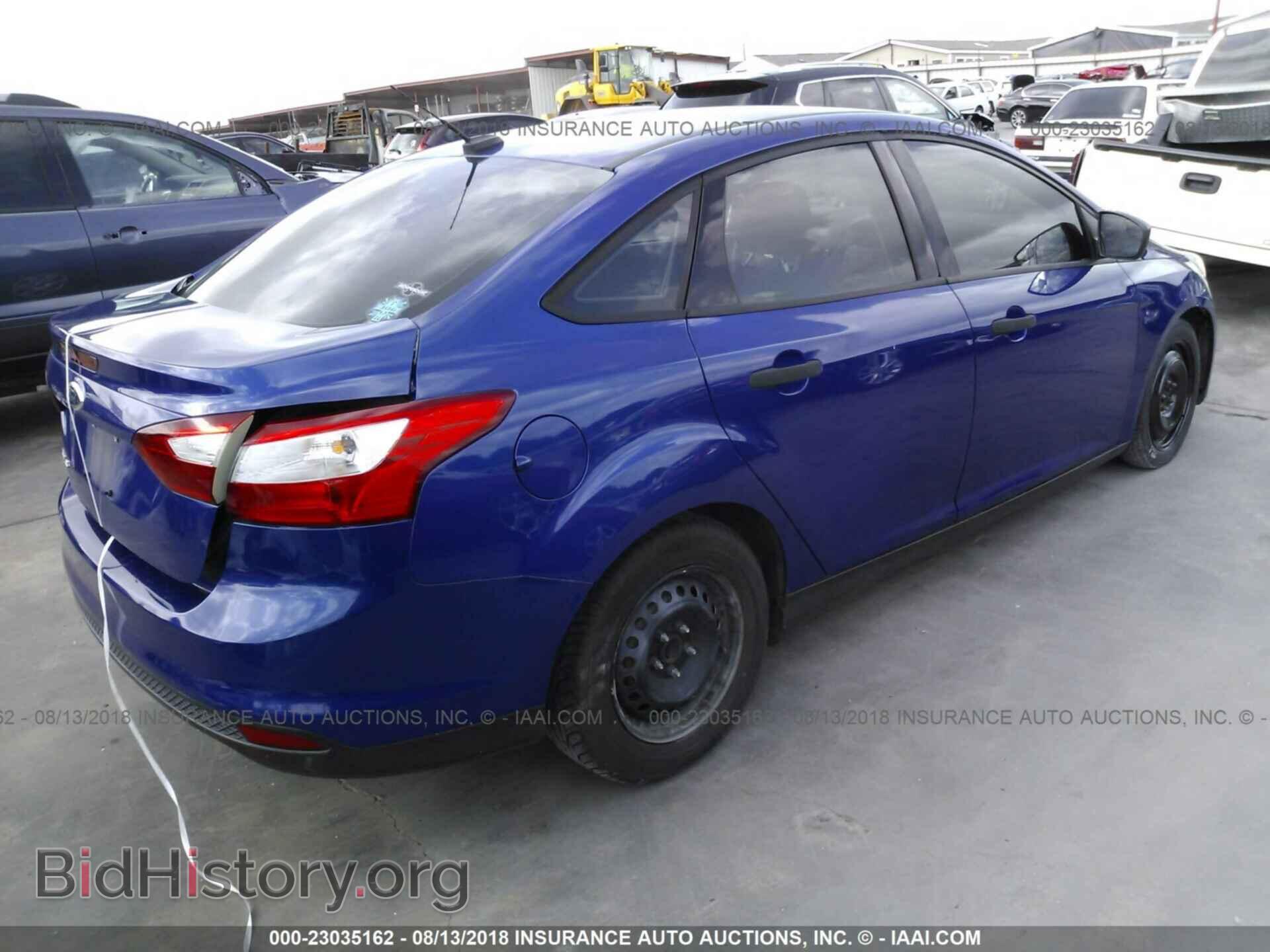 2012 Ford Focus - VIN: 1FAHP3E25CL300927 - Photo 4