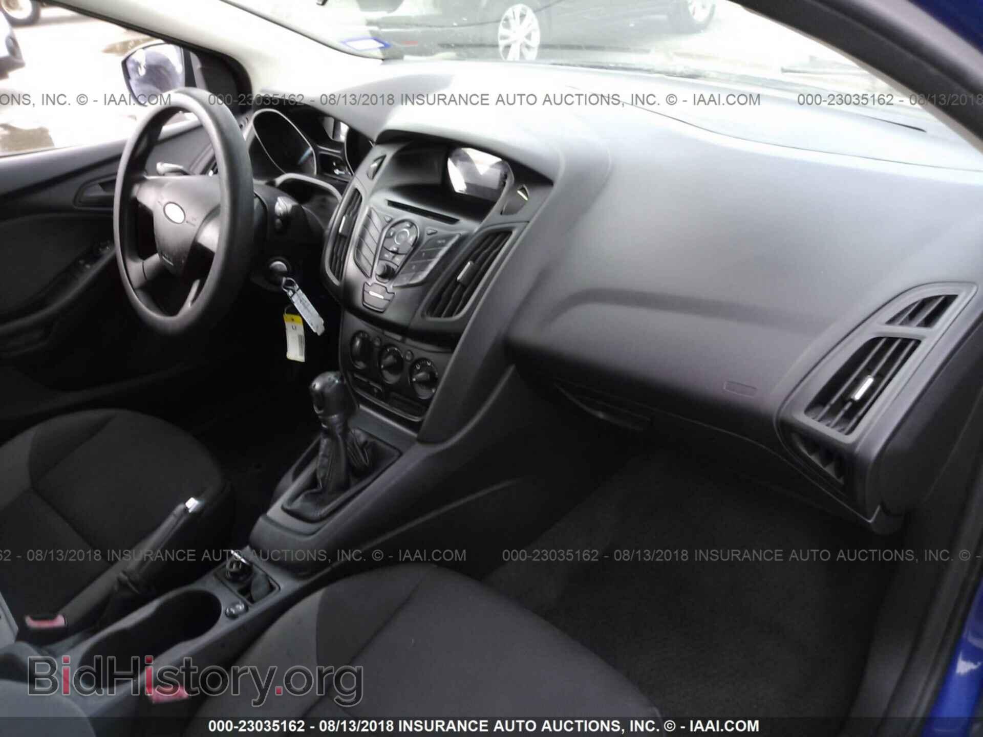 2012 Ford Focus - VIN: 1FAHP3E25CL300927 - Photo 5