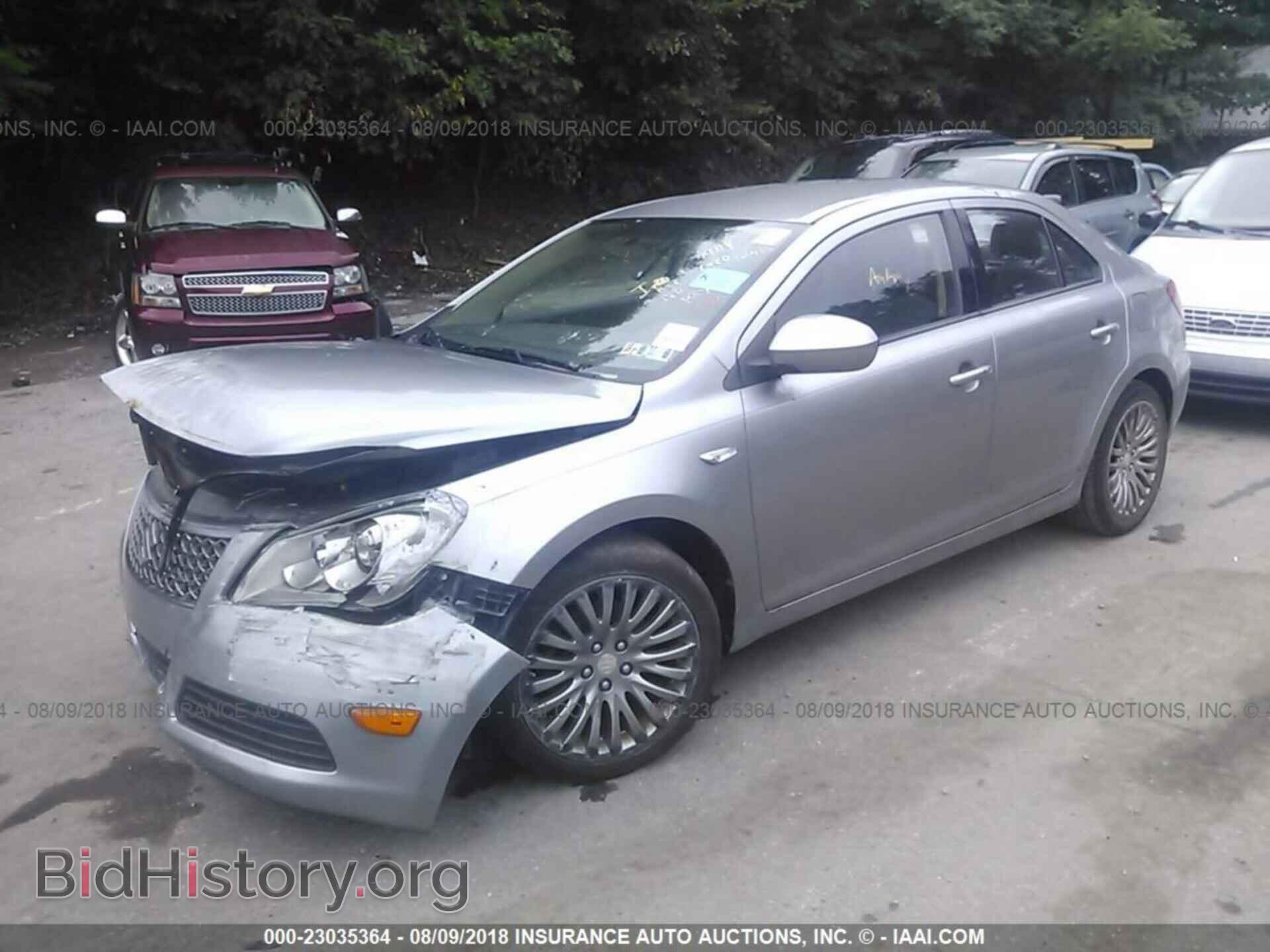 2012 Suzuki Kizashi - VIN: JS2RF9A36C6100842 - Photo 2