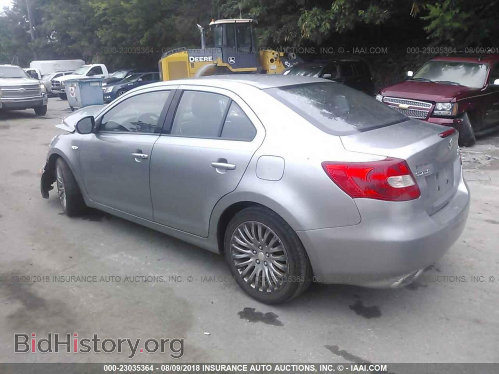 2012 Suzuki Kizashi - VIN: JS2RF9A36C6100842 - Photo 3