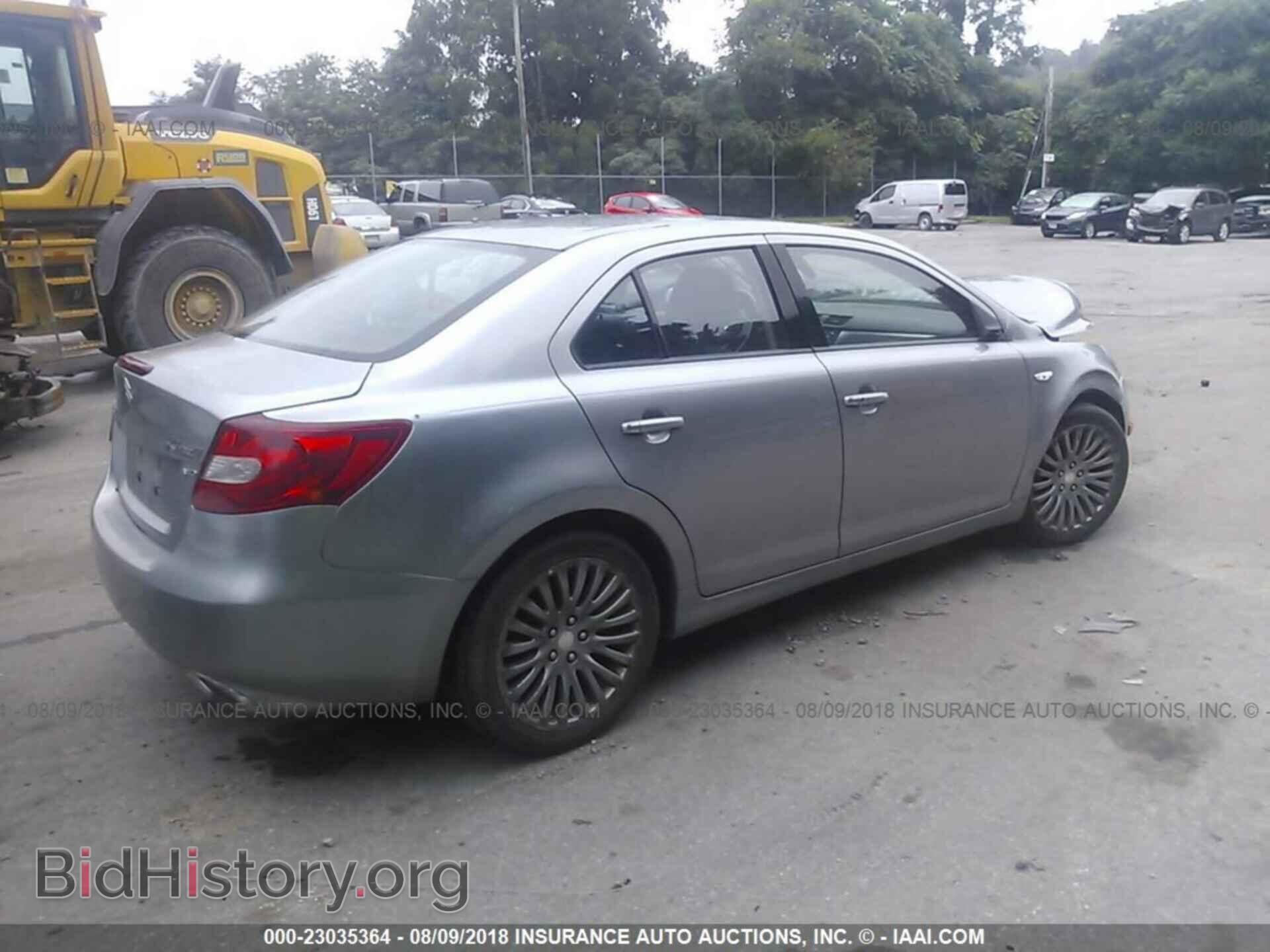 2012 Suzuki Kizashi - VIN: JS2RF9A36C6100842 - Photo 4
