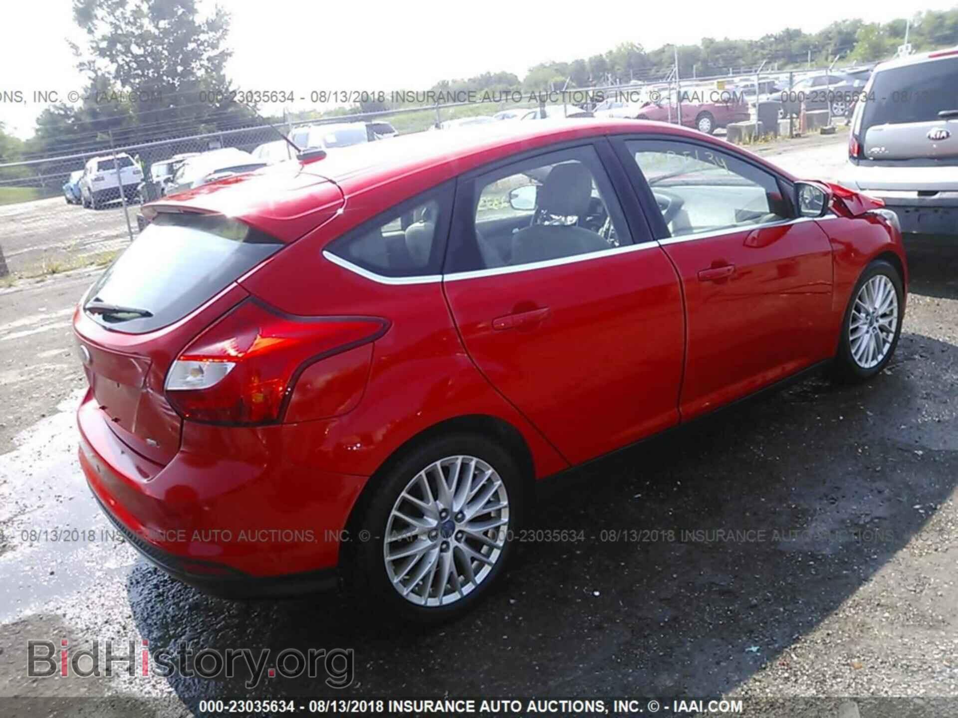 2012 Ford Focus - VIN: 1FAHP3M28CL233757 - Photo 4