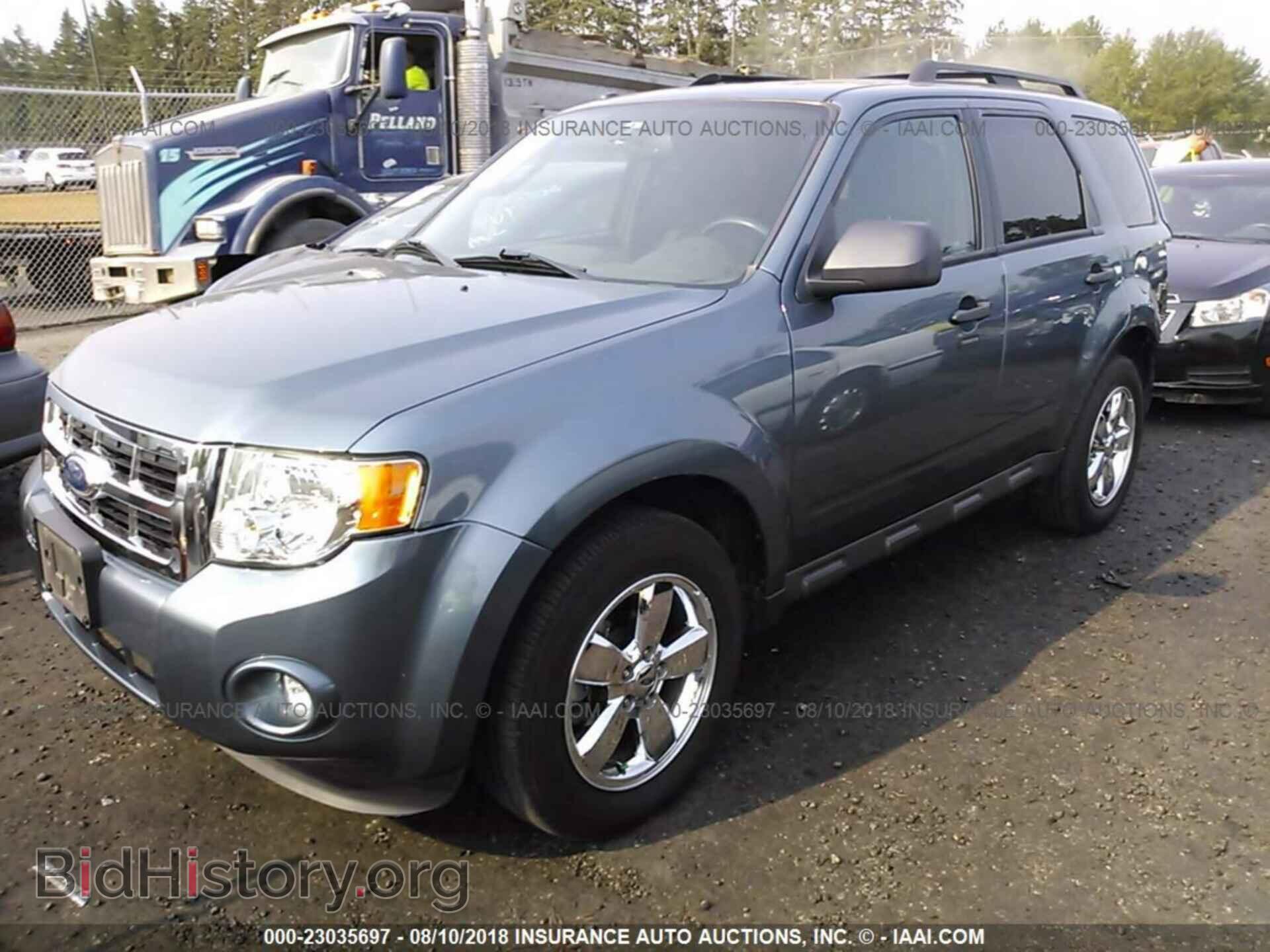2012 Ford Escape - VIN: 1FMCU9DG2CKA44499 - Photo 2